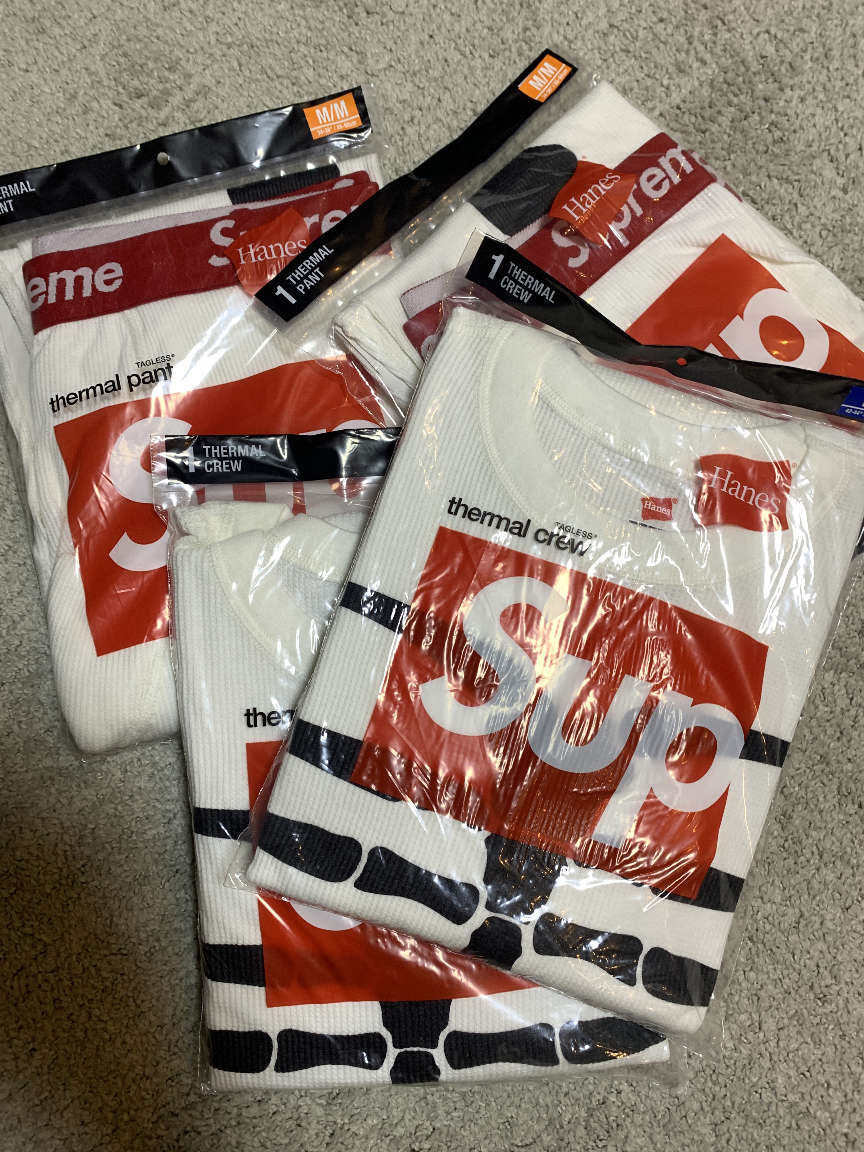 Supreme Hanes Bones Thermal Pants Natural (1 Pack) 착용 스타일
