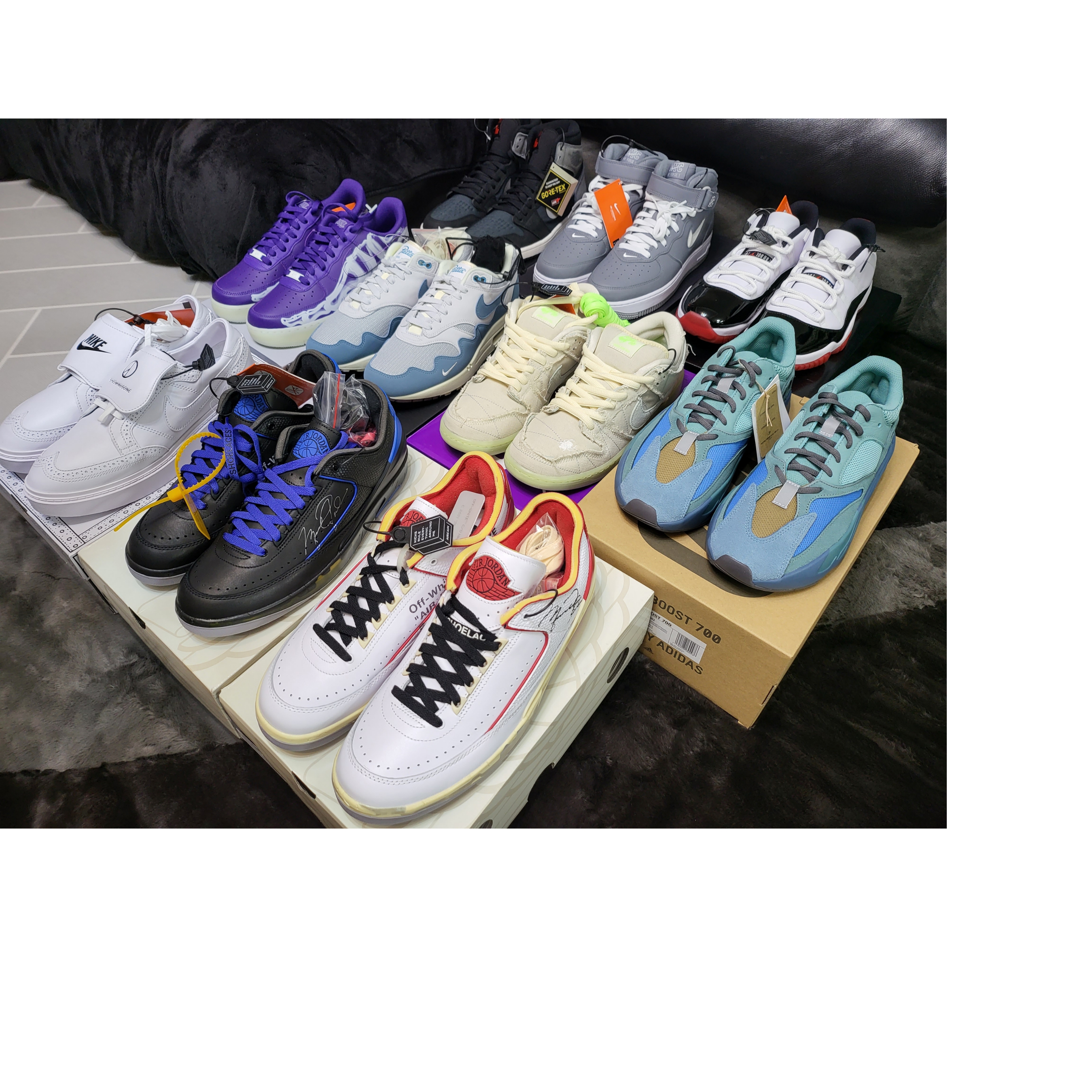 Jordan 2 x Off-White Retro Low SP White and Varsity Red, Jordan 2 x Off-White Retro Low SP Black and Varsity Royal 착용 스타일 - 1