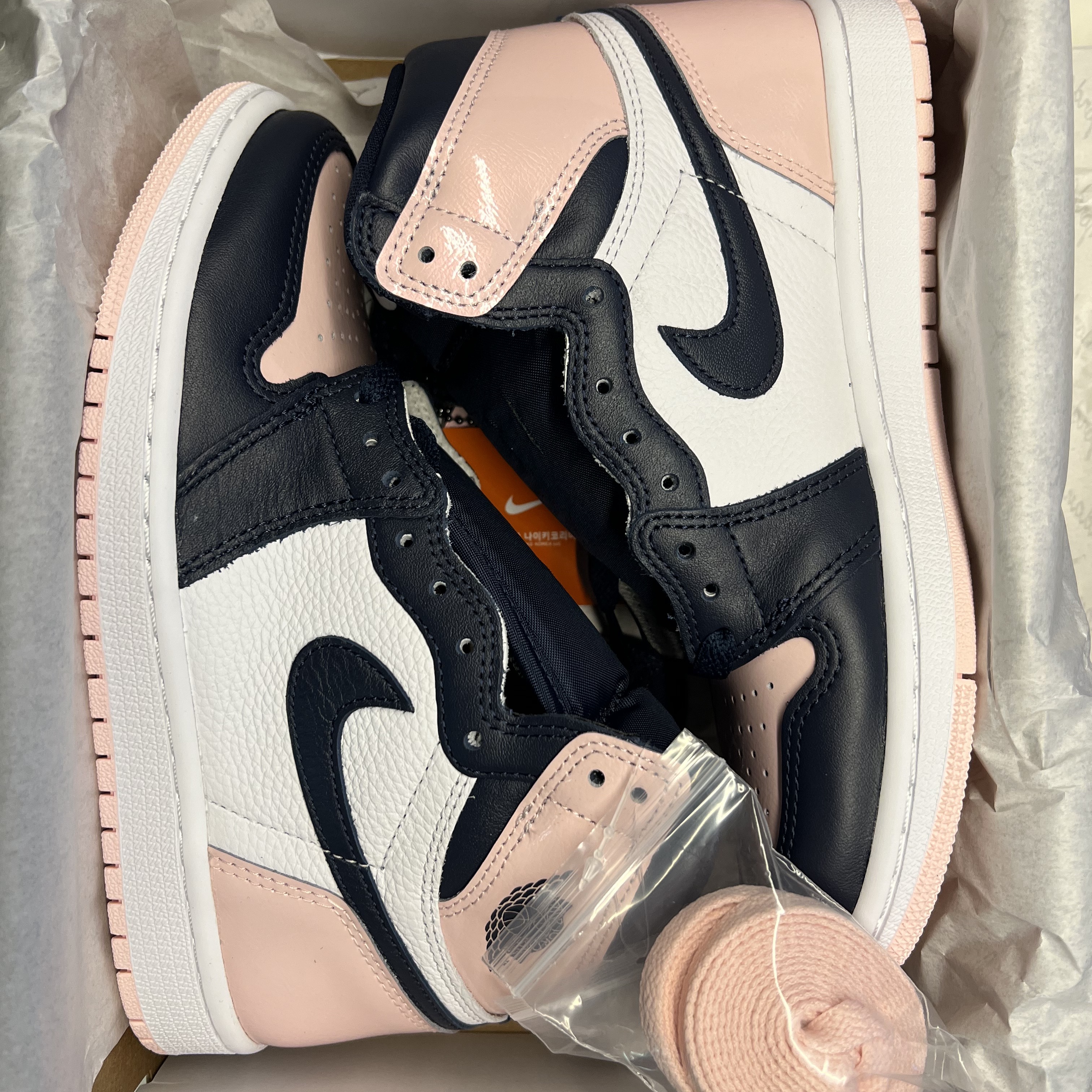 (W) Jordan 1 Retro High OG Atmosphere 착용 스타일