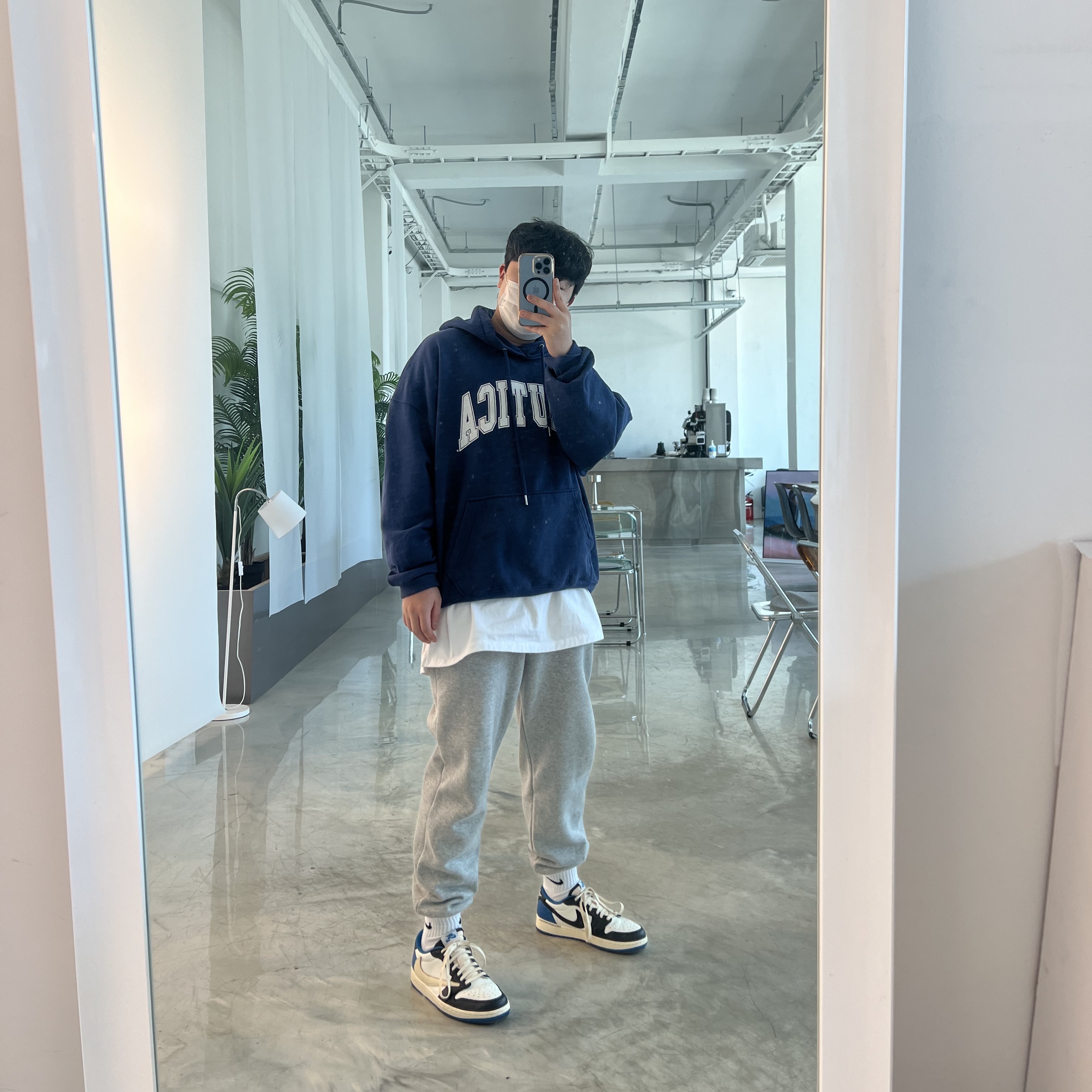 Jordan 1 x Travis Scott x Fragment Retro Low OG SP Military Blue 착용 스타일