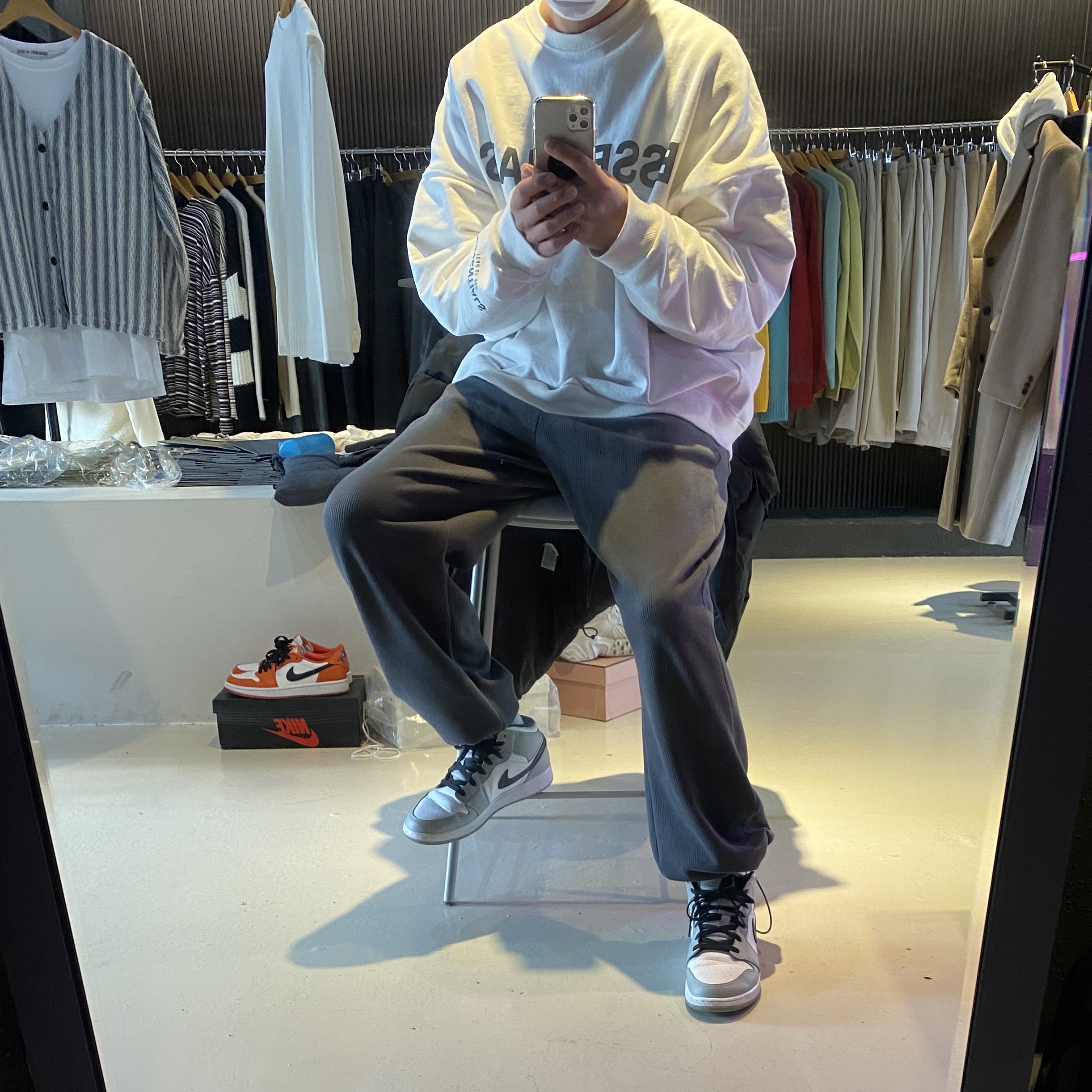 Jordan 1 Mid Light Smoke Grey, (GS) Jordan 1 Mid Light Smoke Grey 착용 스타일