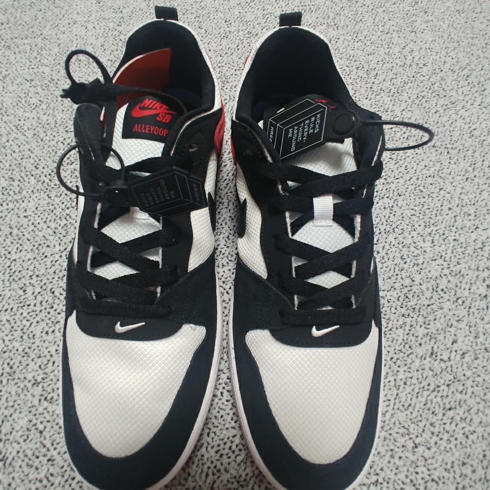 Nike SB Alleyoop University Red 착용 스타일 - 1