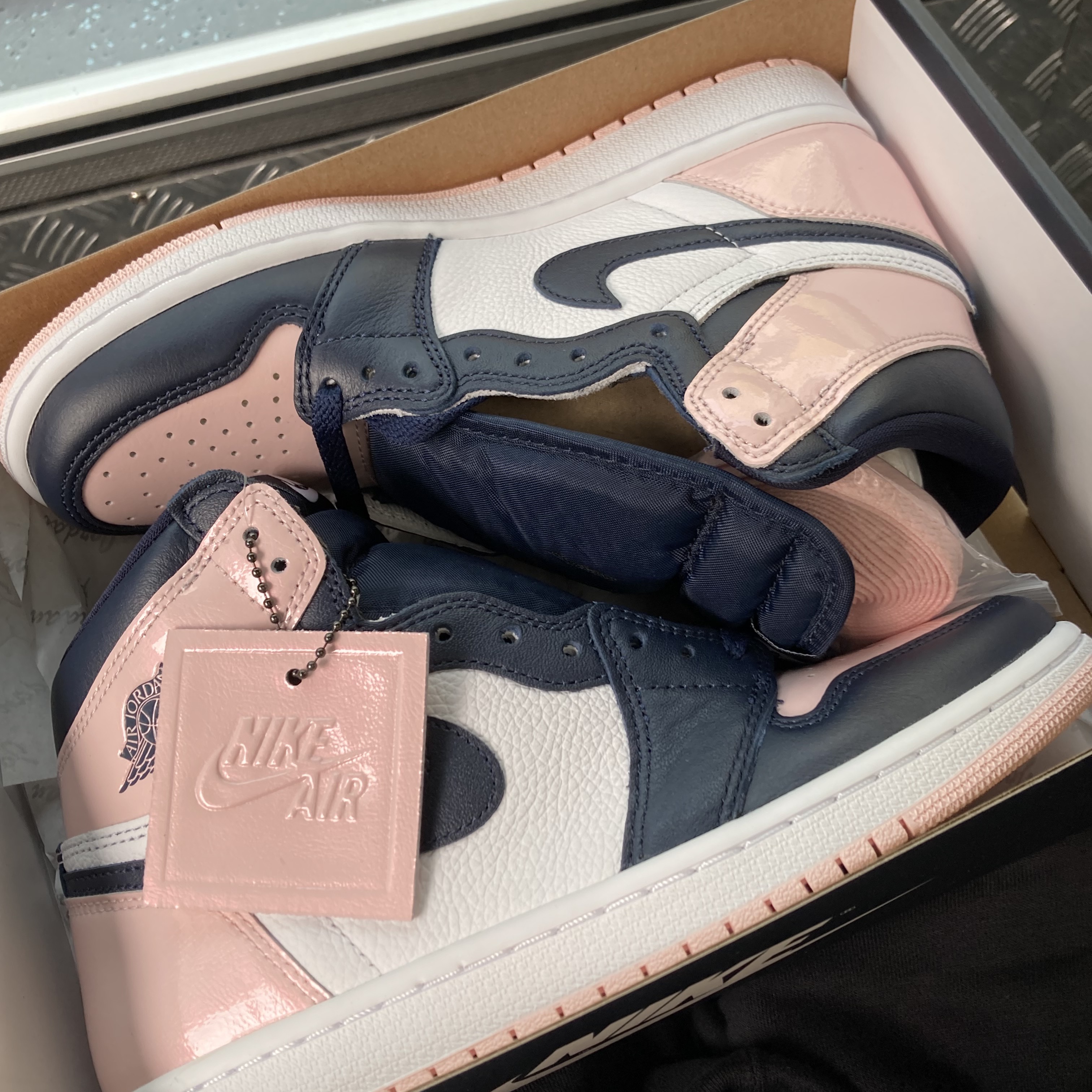 (W) Jordan 1 Retro High OG Atmosphere 착용 스타일 - 2