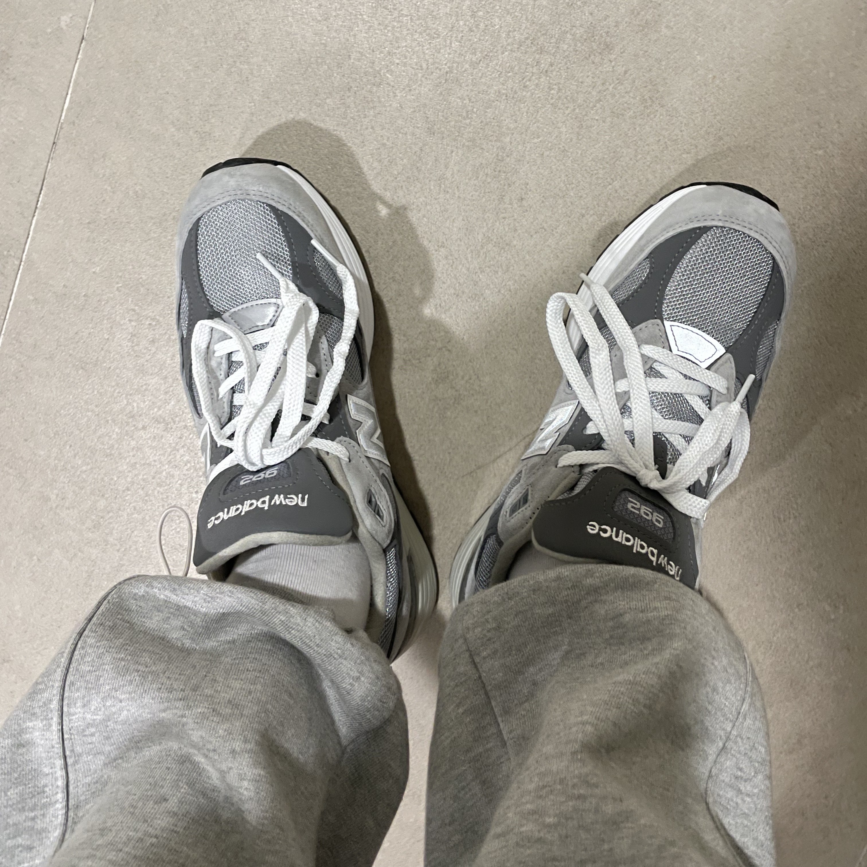 New Balance 992 Made in USA Grey - D Standard 착용 스타일