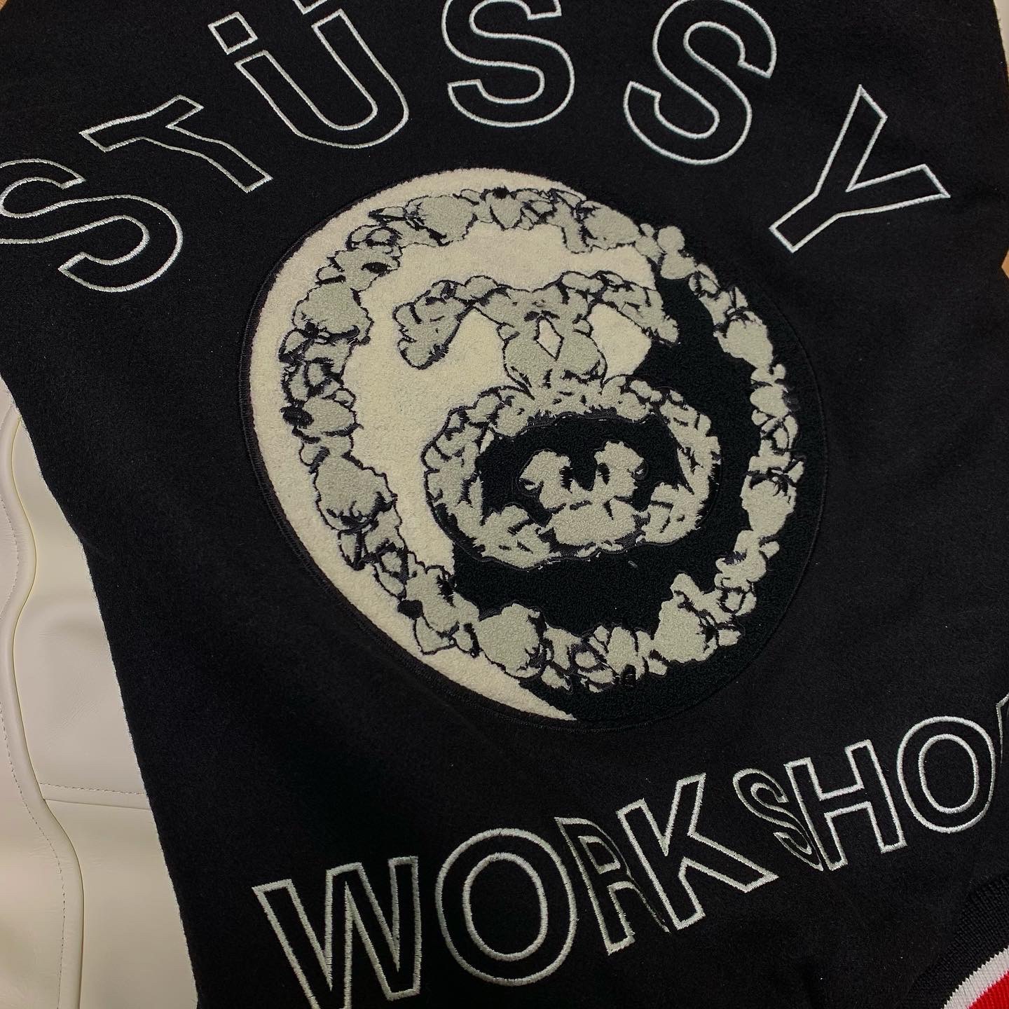 Stussy x Our Legacy x Denim Tears TTL Varsity Jacket Black 착용 스타일 - 2