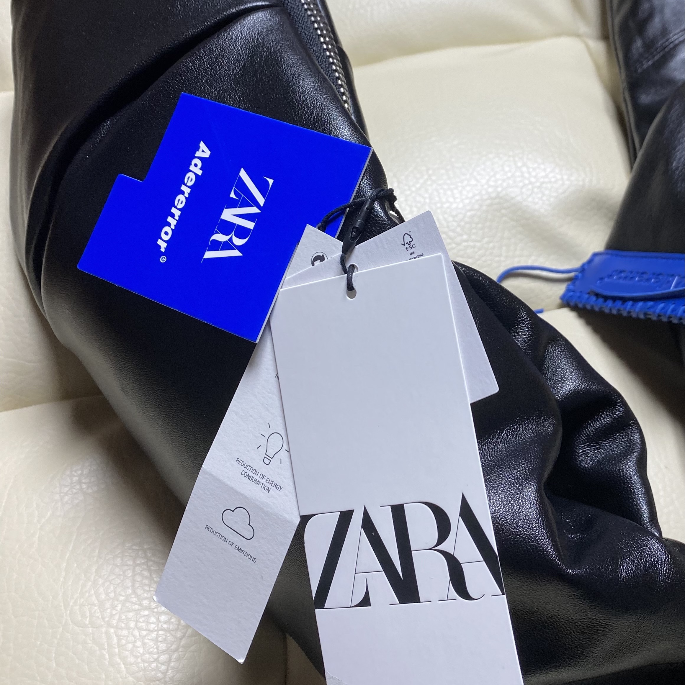 Ader Error x Zara Leather Shoulder Bag with Knot Black 착용 스타일