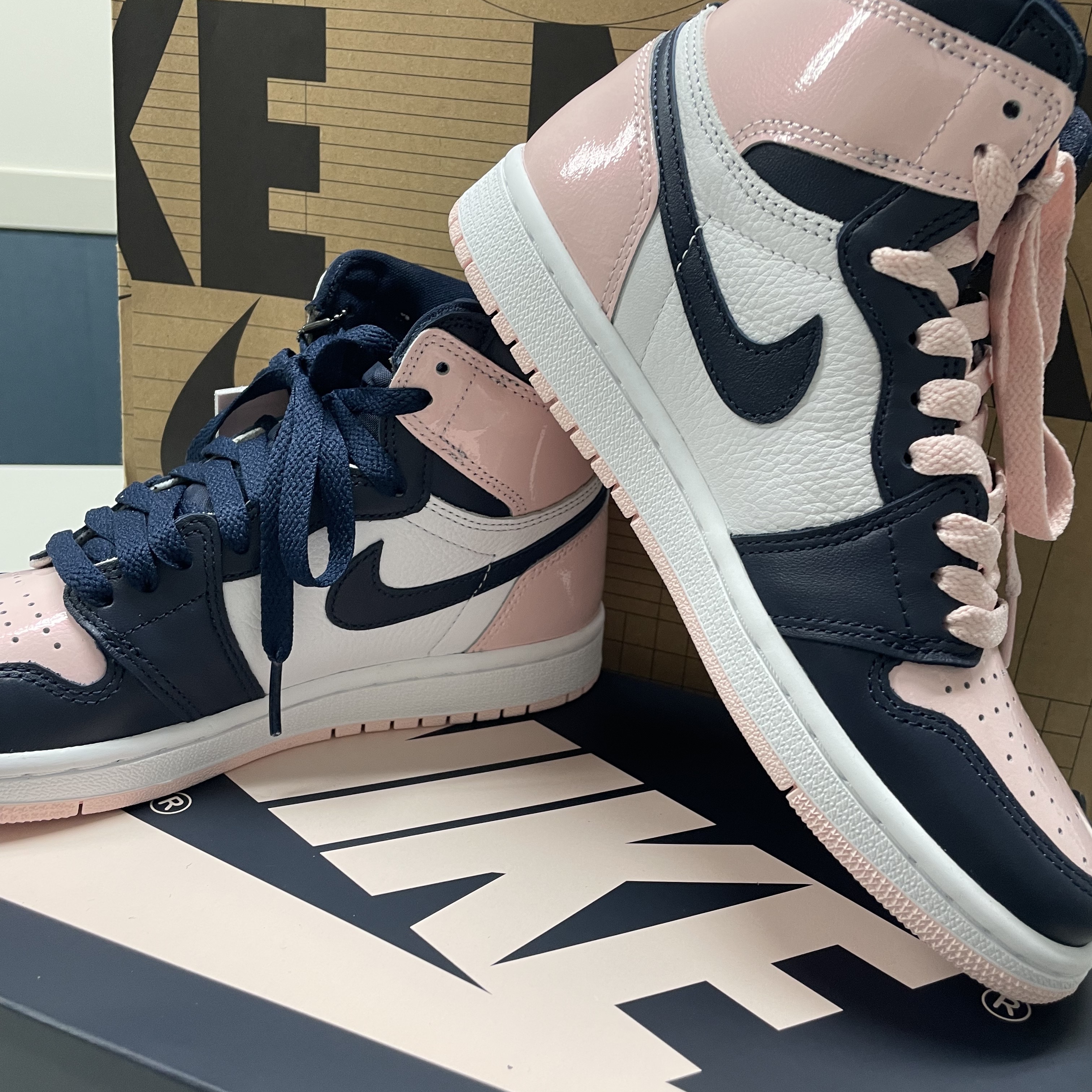 (W) Jordan 1 Retro High OG Atmosphere 착용 스타일 - 2