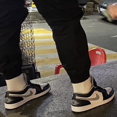 Jordan 1 Low Black Particle Grey 착용 스타일