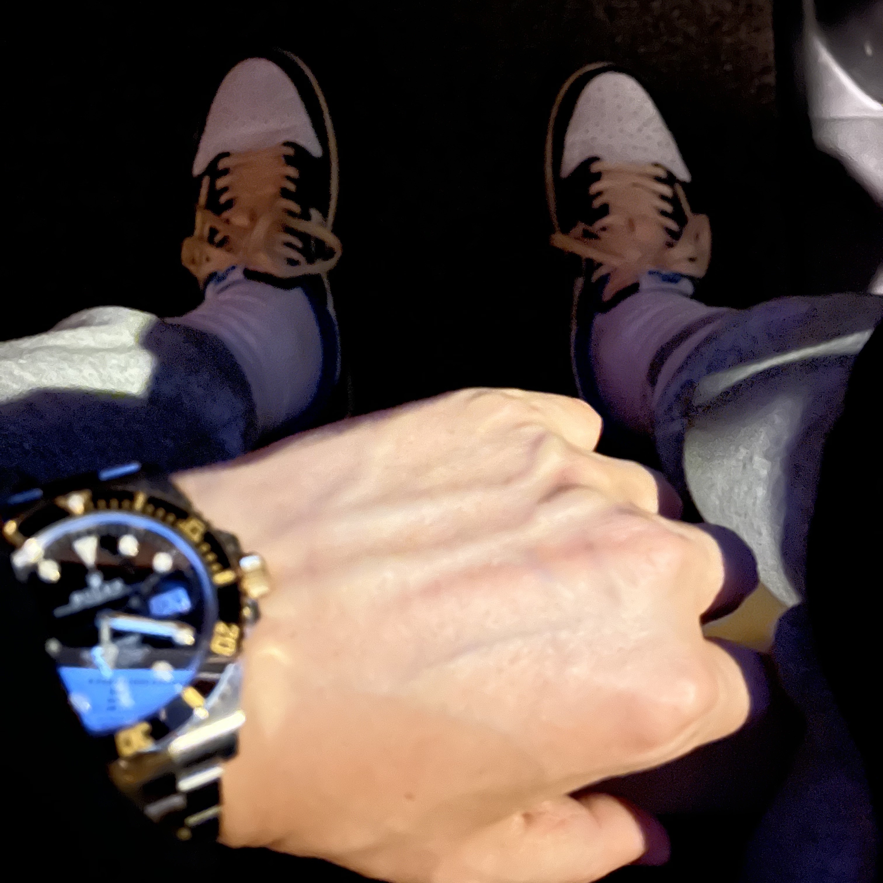 Rolex Submariner Date 41mm 126613LN Black Oyster, Jordan 1 x Travis Scott x Fragment Retro Low OG SP Military Blue 착용 스타일