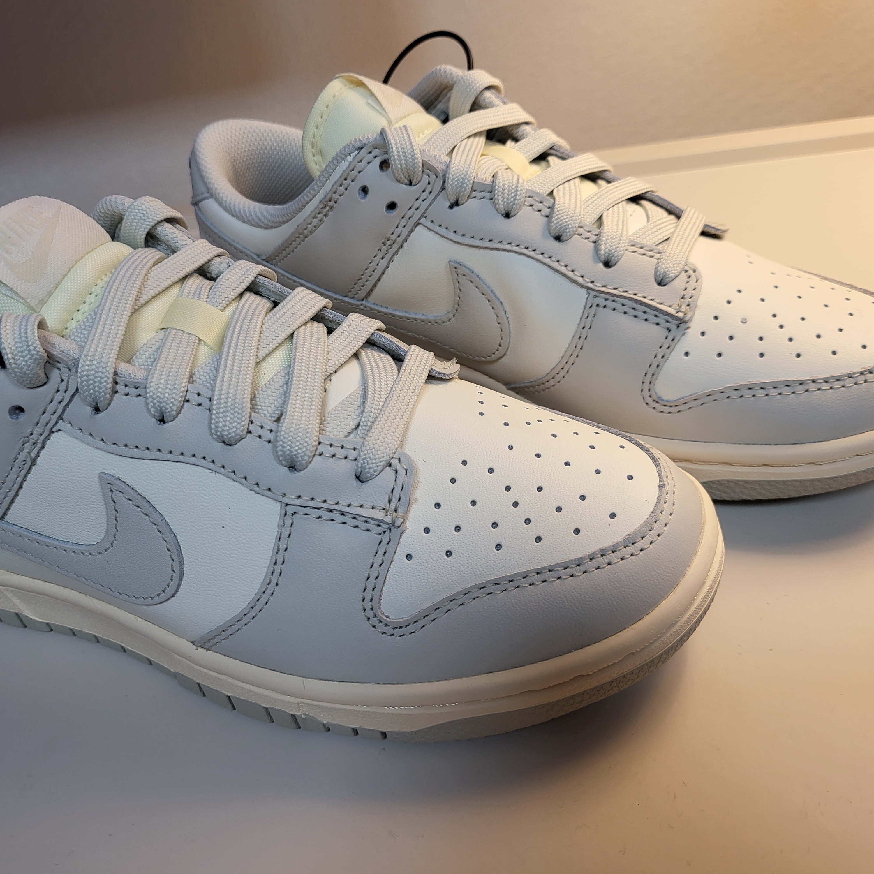 (W) Nike Dunk Low Light Bone 착용 스타일 - 1