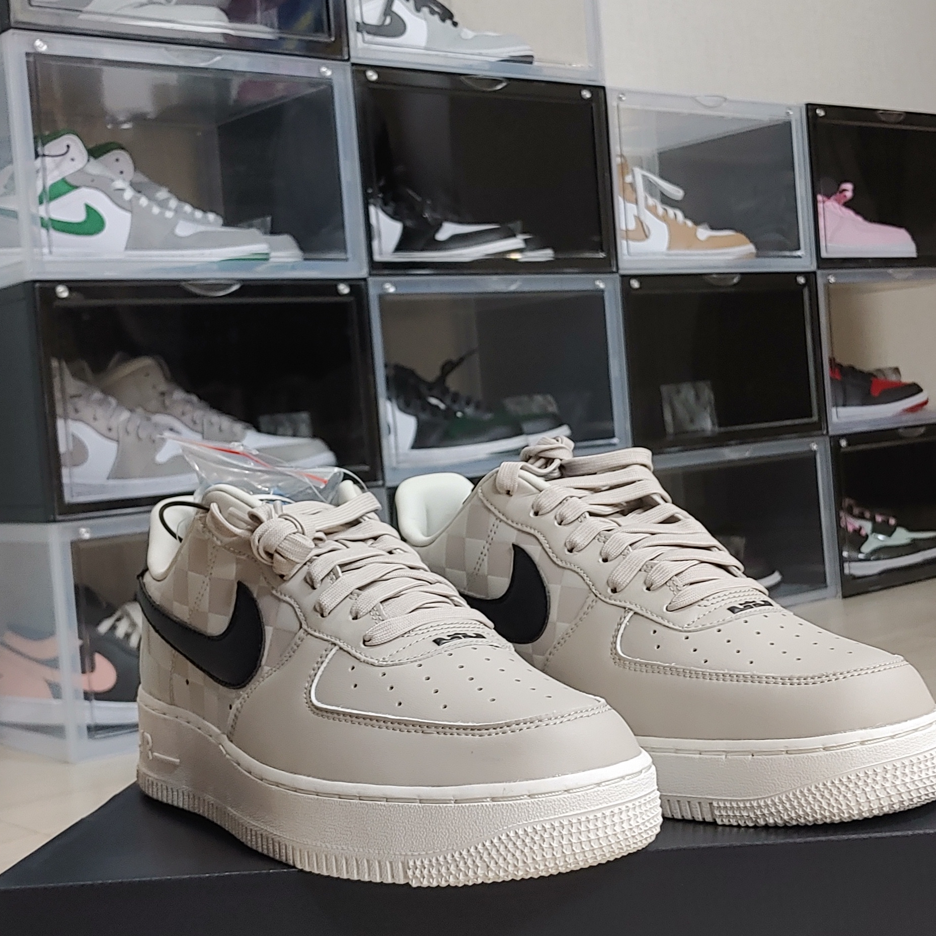 Jordan 1 Mid College Grey, Nike Air Force 1 '07 QS LBJ 착용 스타일 - 5