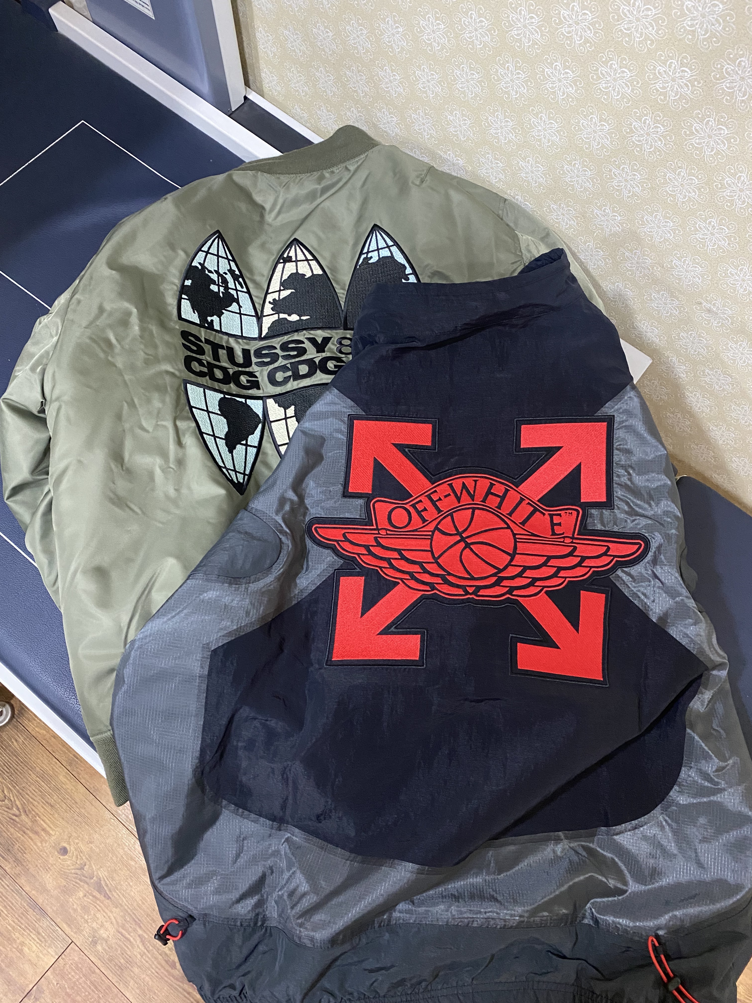 Stussy x CDG MA-1 Jacket Olive, Jordan x Off-White Woven Jacket Black - US/EU 착용 스타일