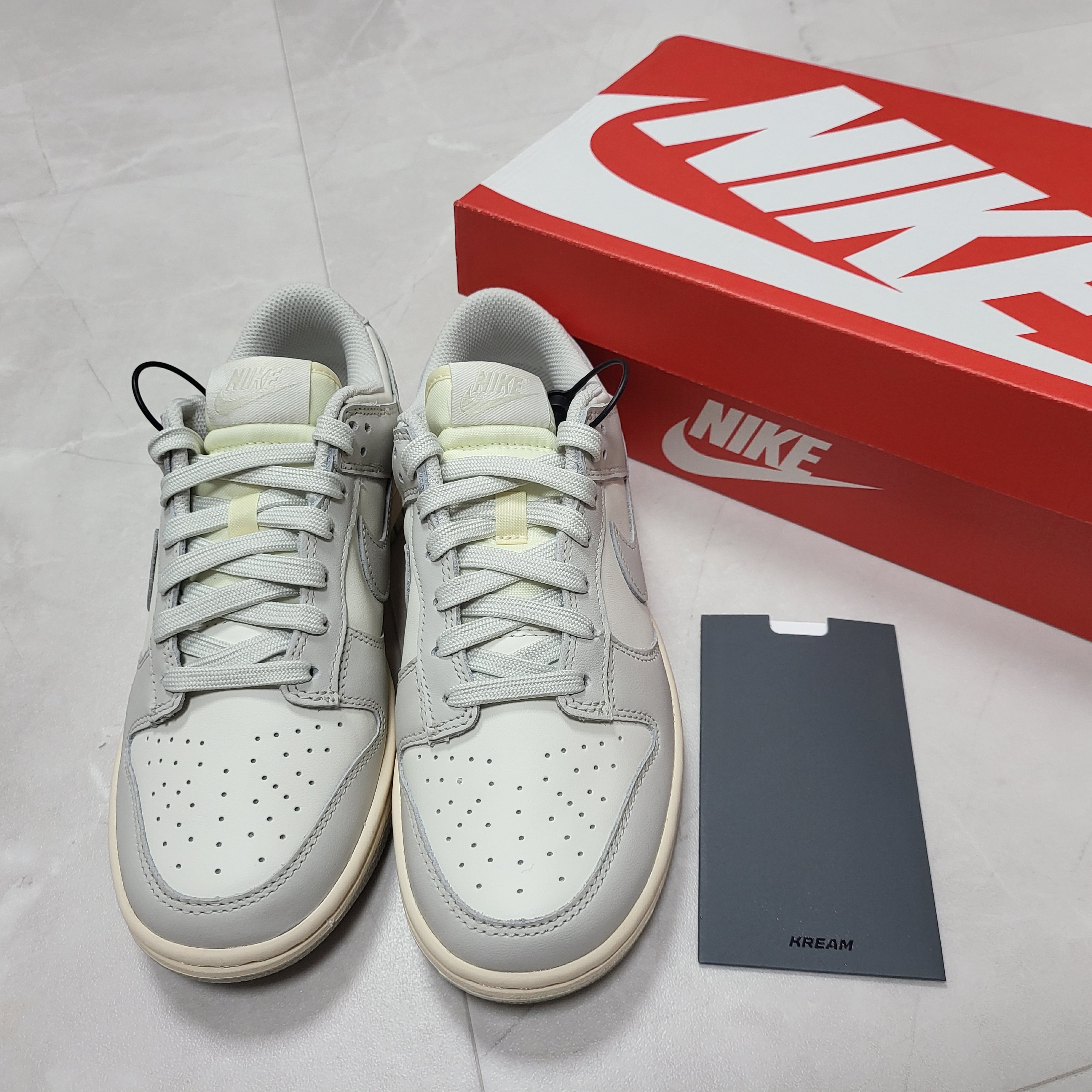 (W) Nike Dunk Low Light Bone 착용 스타일 - 2