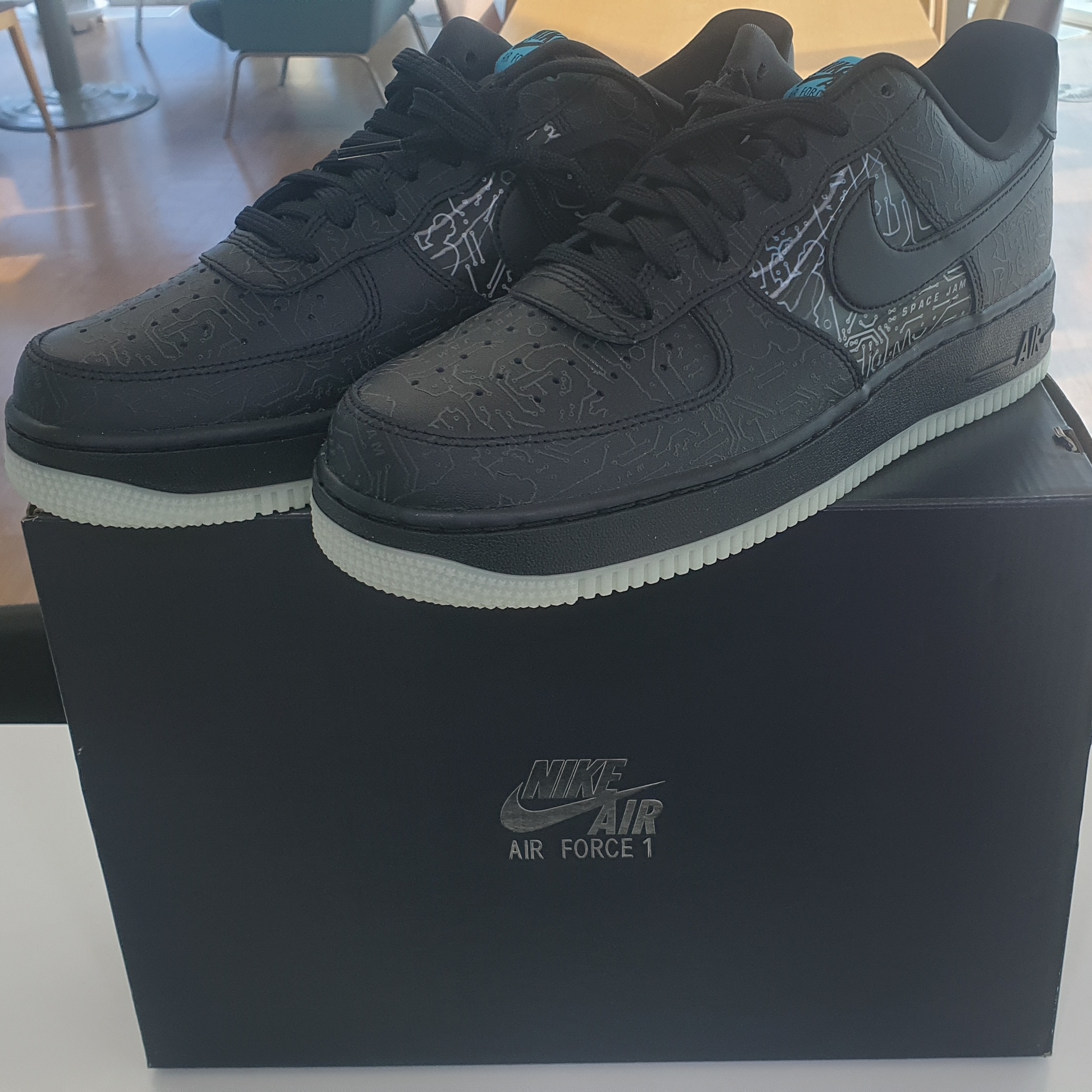 Nike x Space Jam: A New Legacy Air Force 1 '07 Computer Chip 착용 스타일 - 1