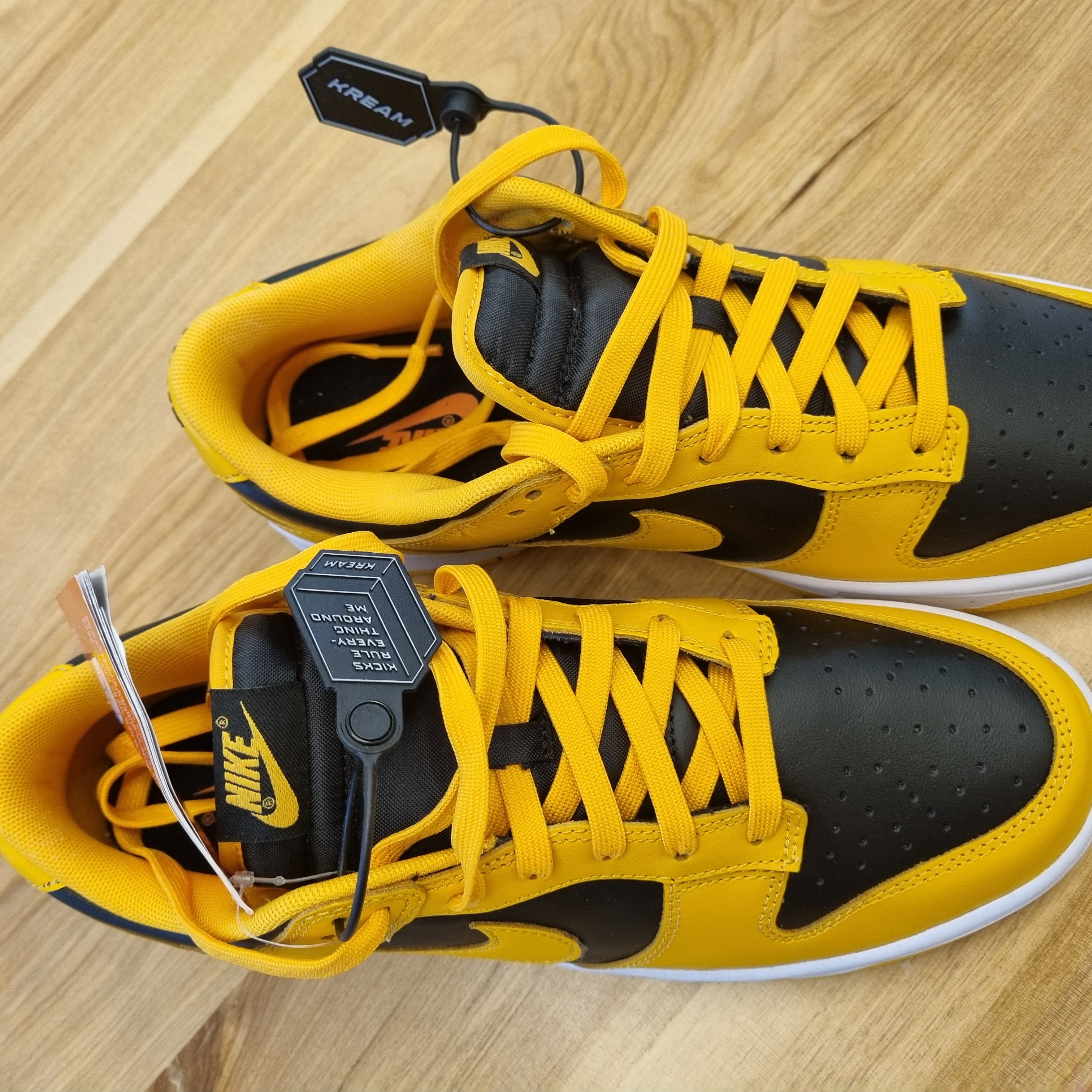 Nike Dunk Low Retro Championship Goldenrod 착용 스타일 - 1