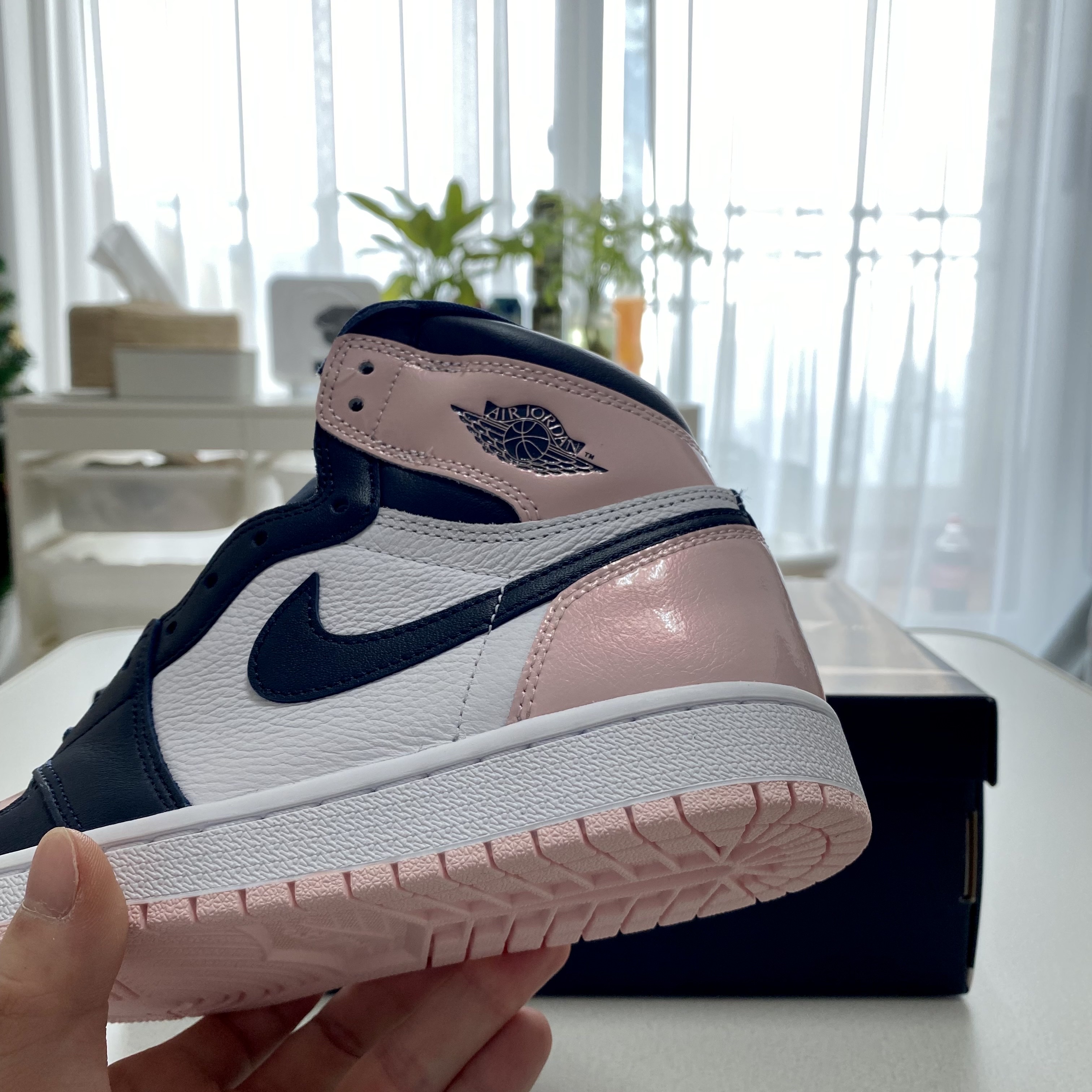 (W) Jordan 1 Retro High OG Atmosphere 착용 스타일 - 3