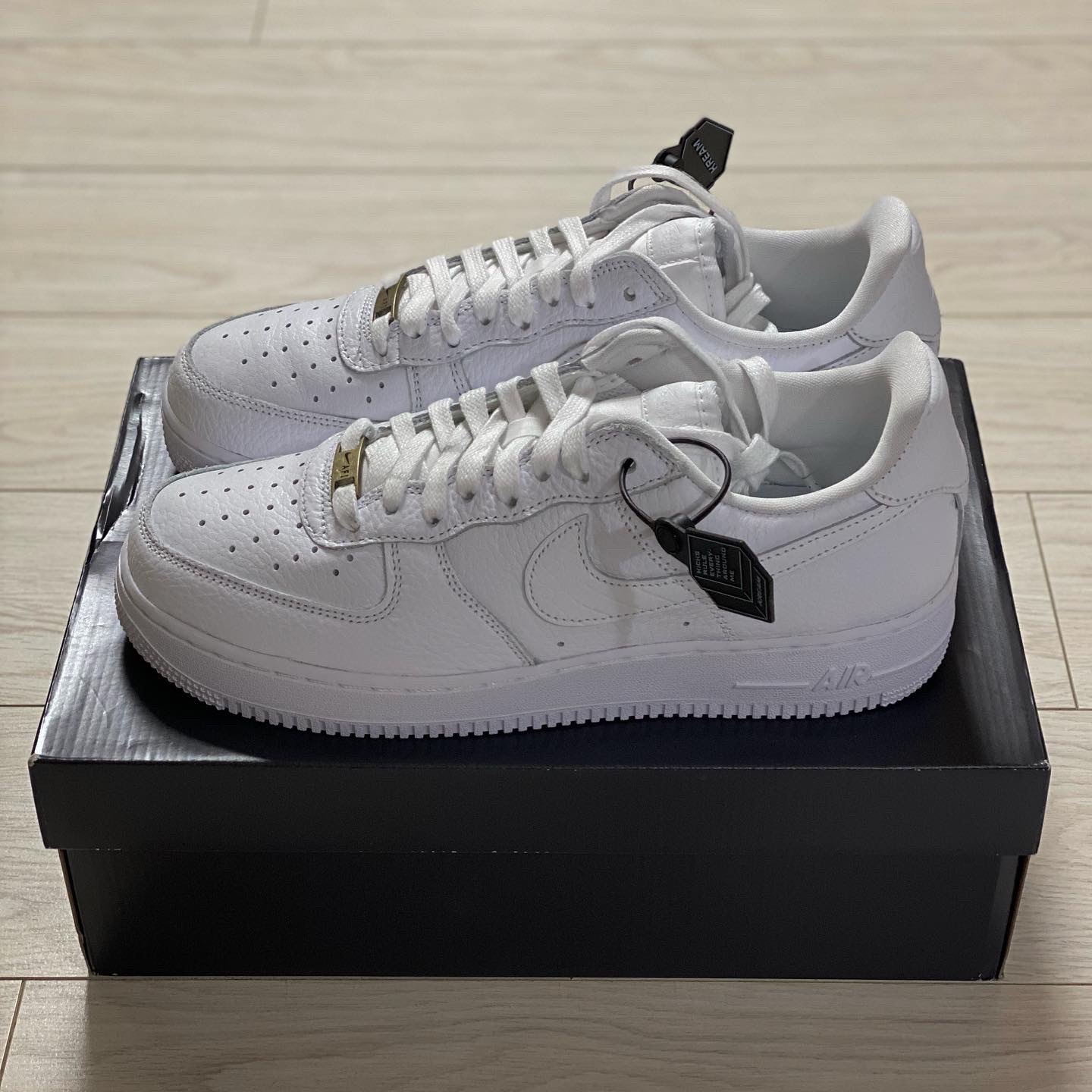 Nike Air Force 1 '07 Craft Triple White 착용 스타일 - 1