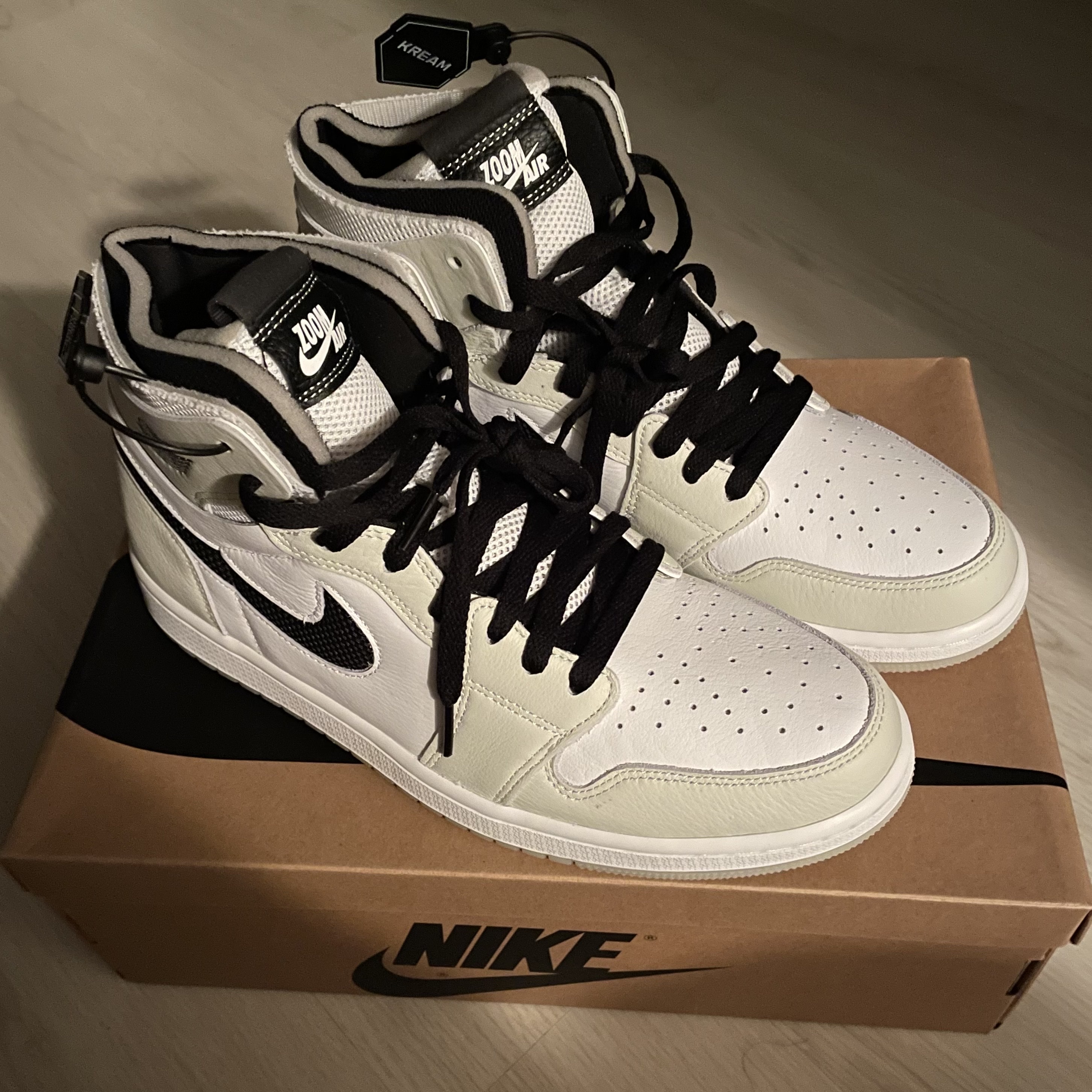 (W) Jordan 1 Zoom Air CMFT Light Bone 착용 스타일