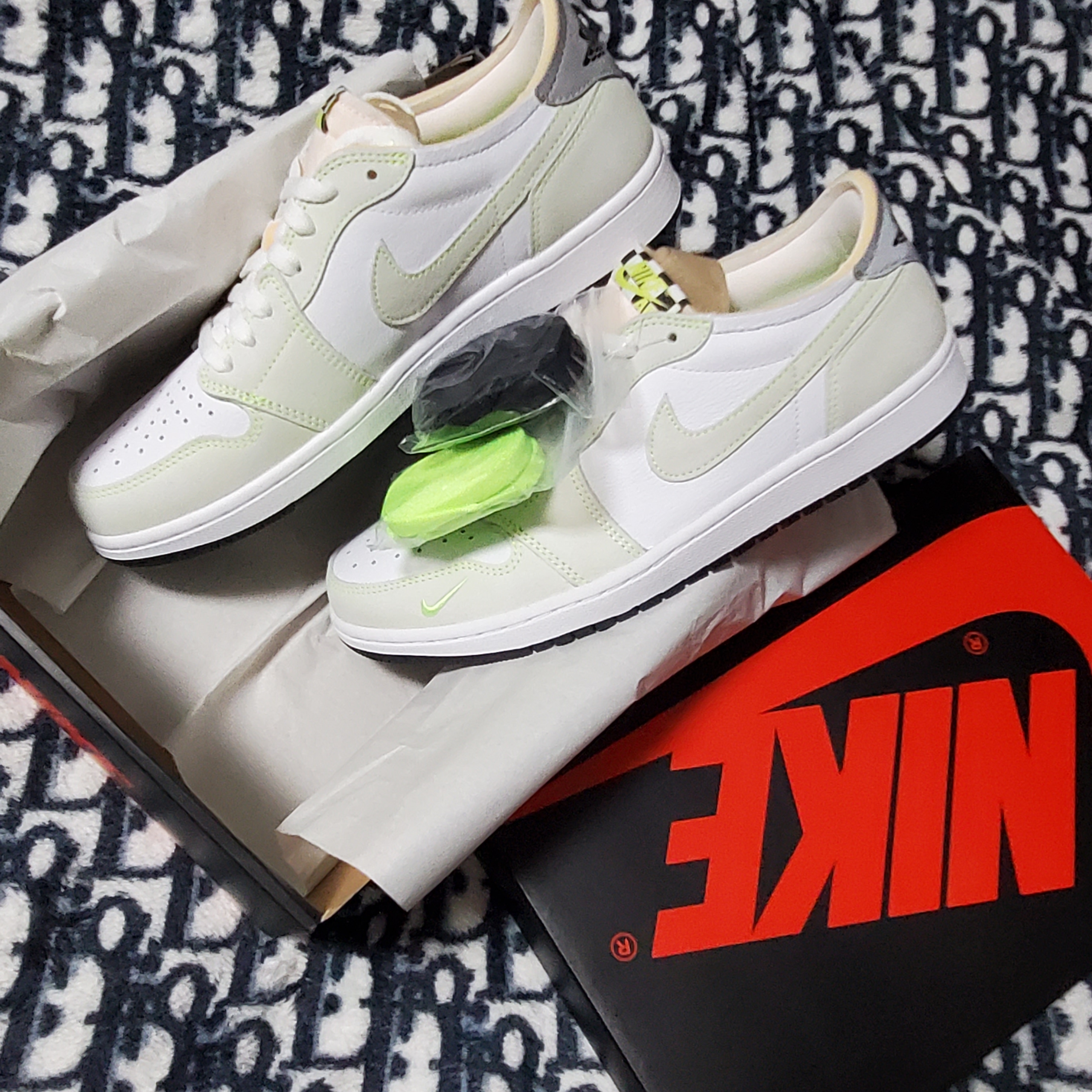 Jordan 1 Low OG Ghost Green 착용 스타일 - 3