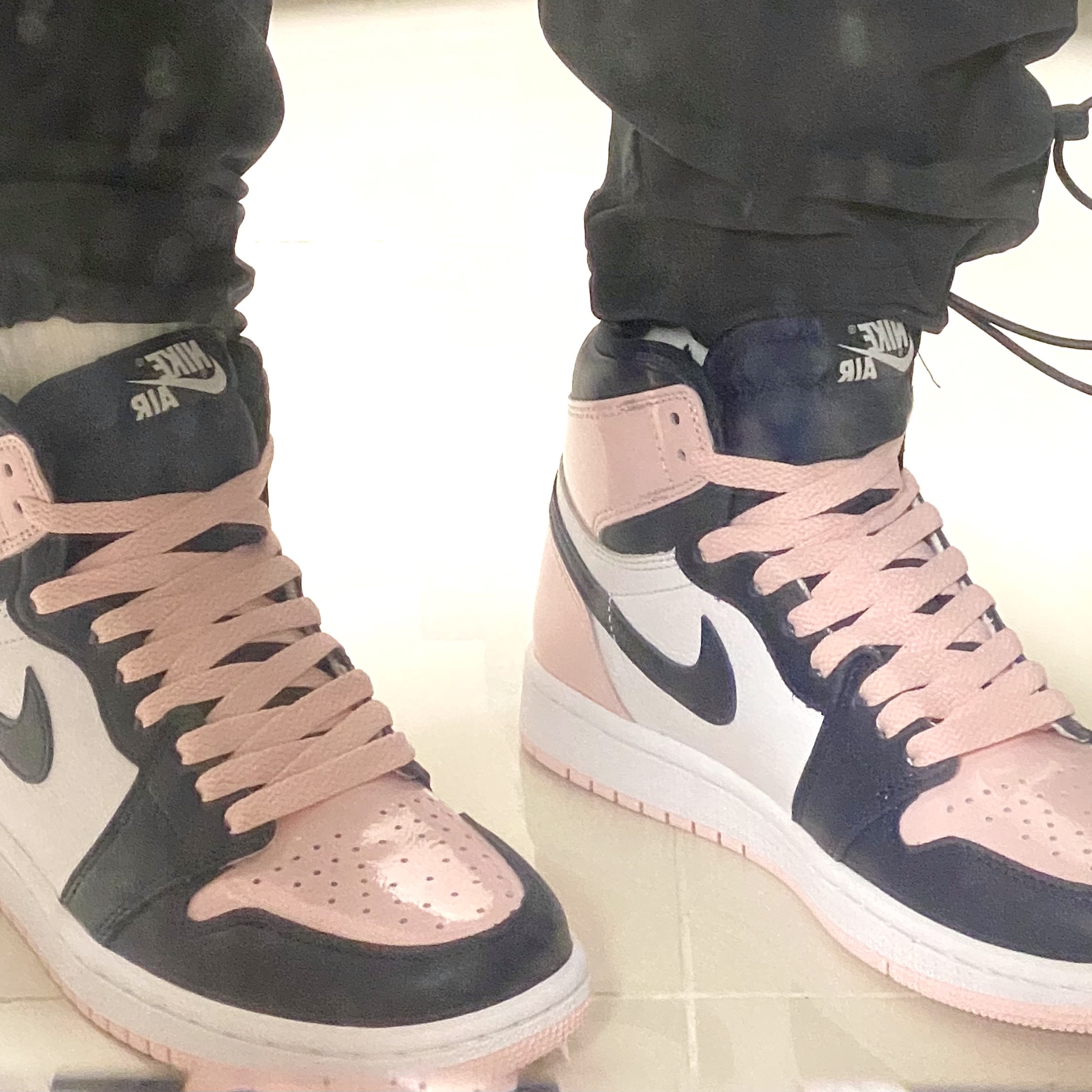 (W) Jordan 1 Retro High OG Atmosphere 착용 스타일 - 2