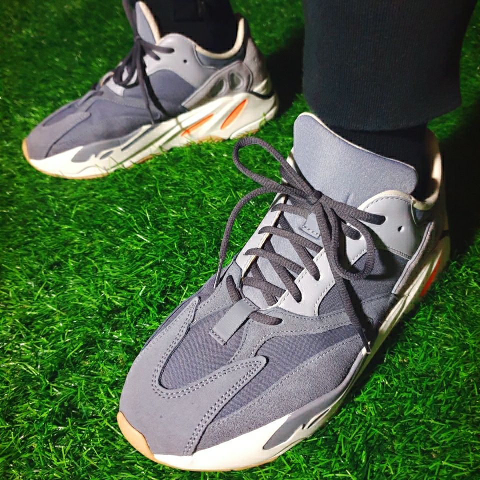 Adidas Yeezy Boost 700 Magnet 착용 스타일 - 5