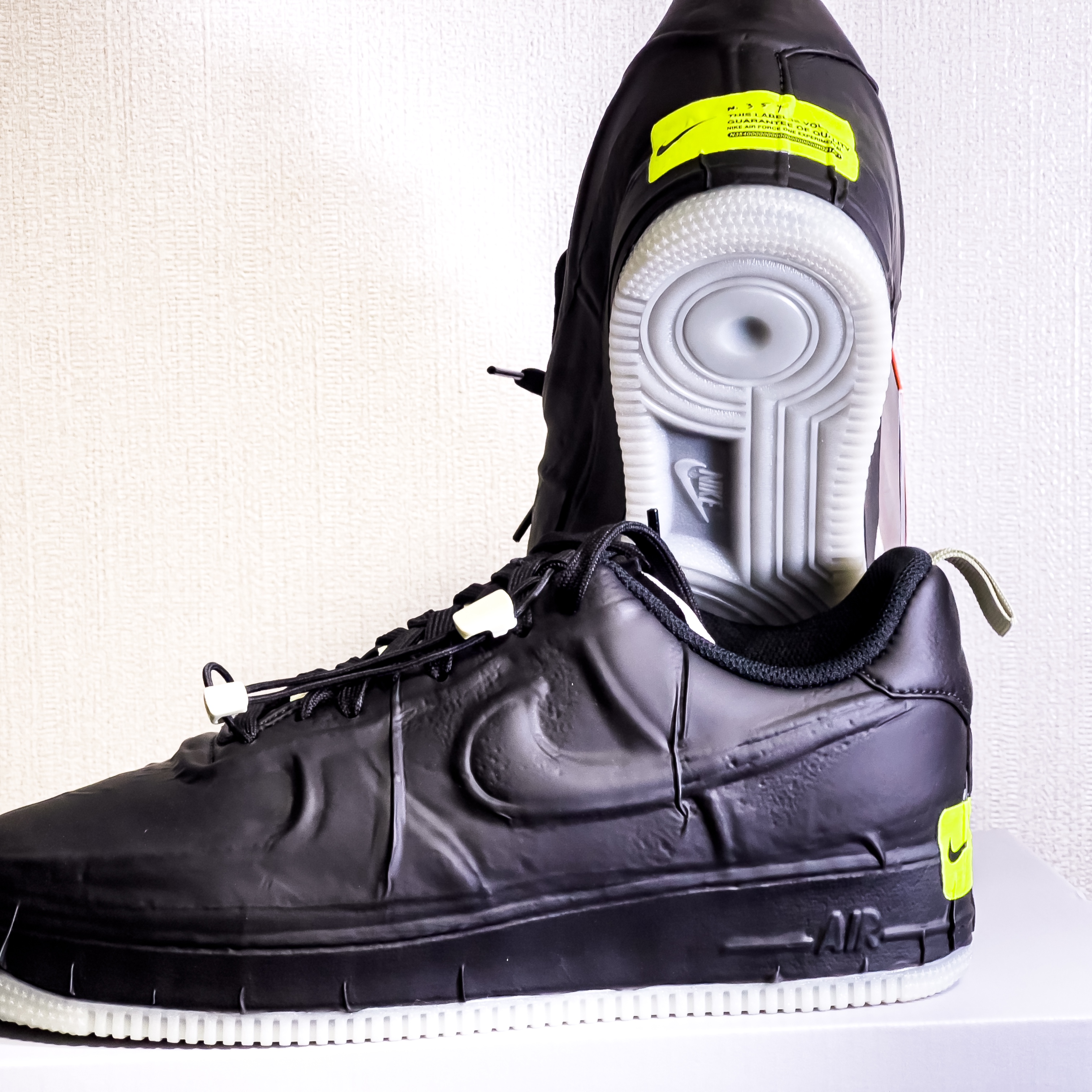 Nike Air Force 1 Low Experimental Black Olive Aura 착용 스타일 - 3