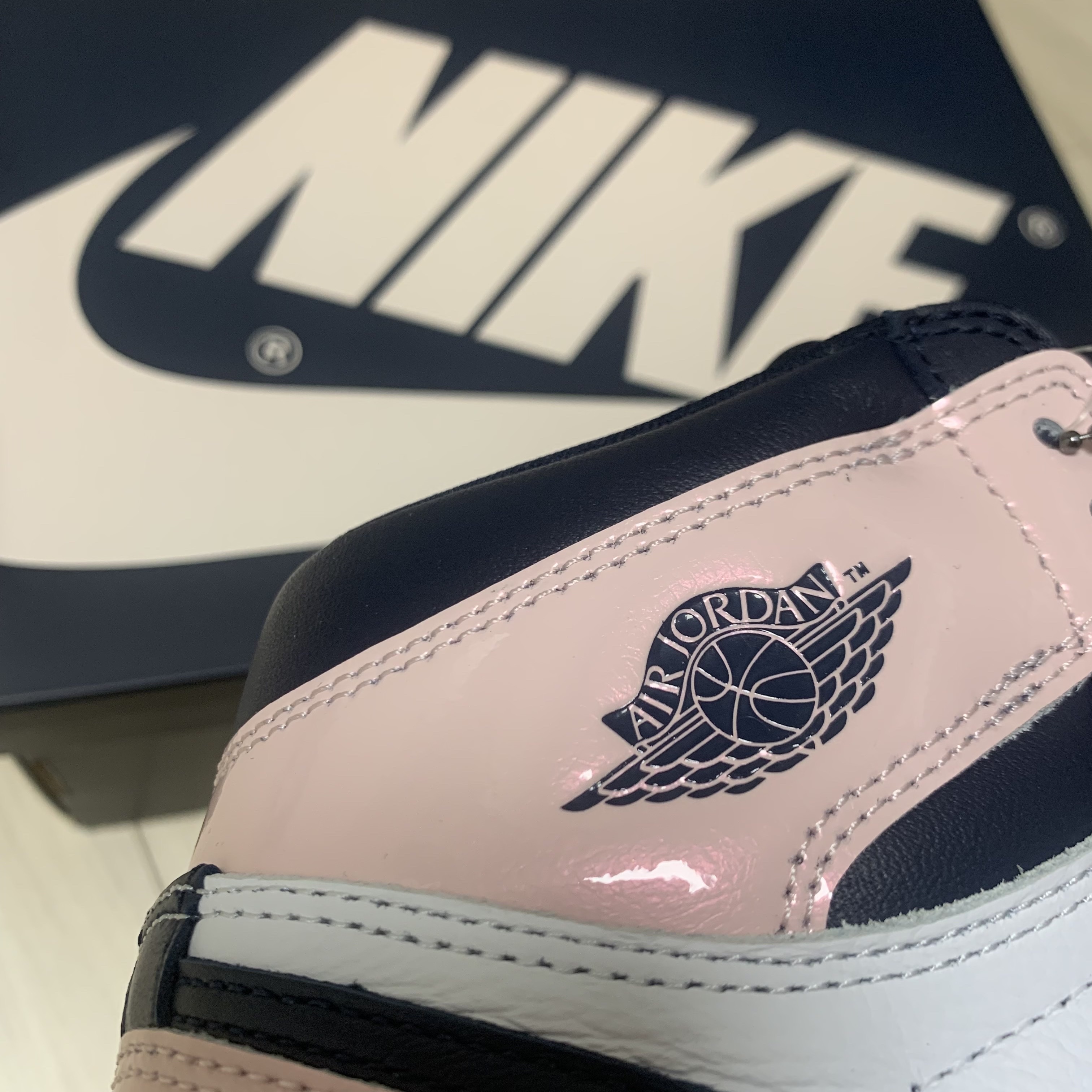 (W) Jordan 1 Retro High OG Atmosphere 착용 스타일 - 1