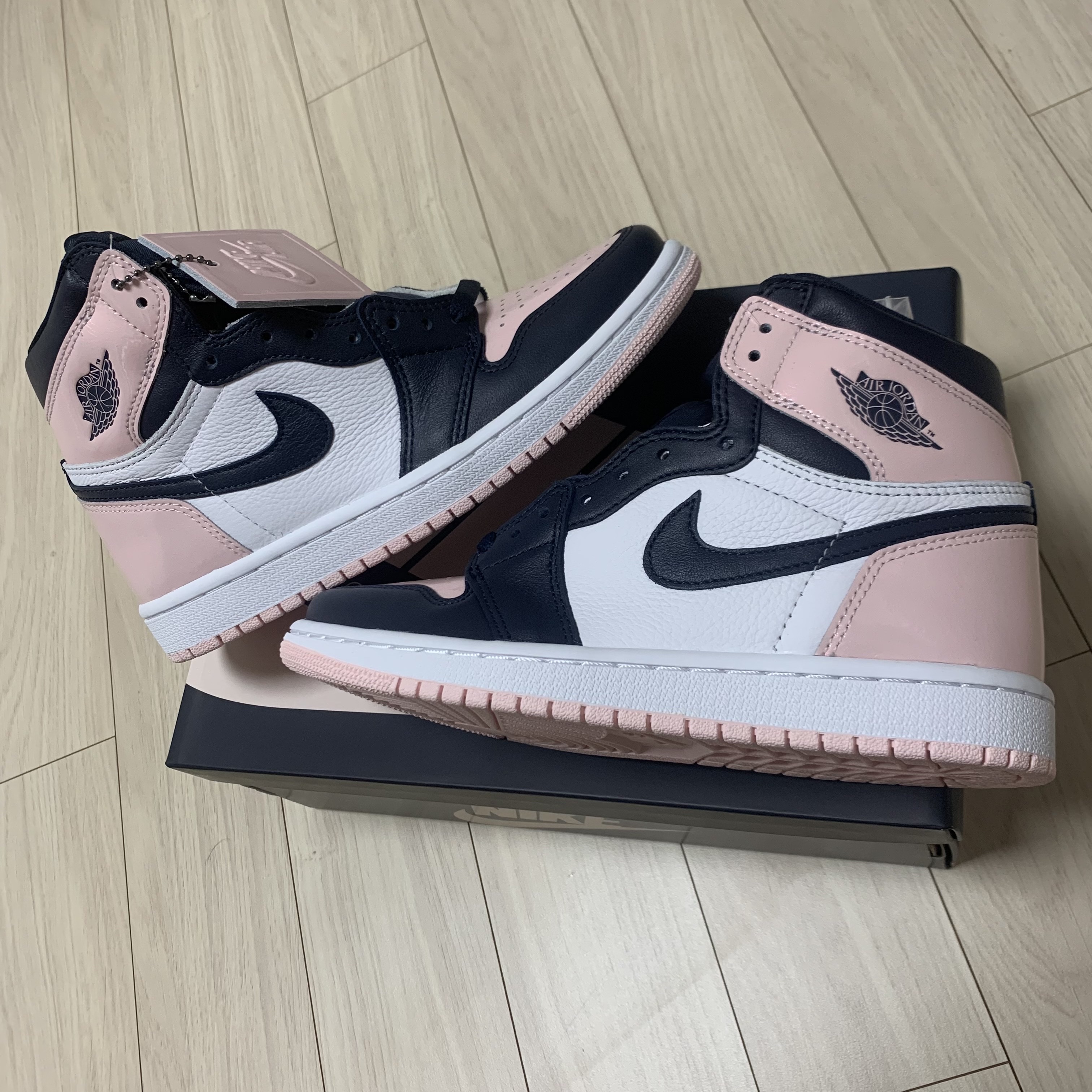 (W) Jordan 1 Retro High OG Atmosphere 착용 스타일 - 4