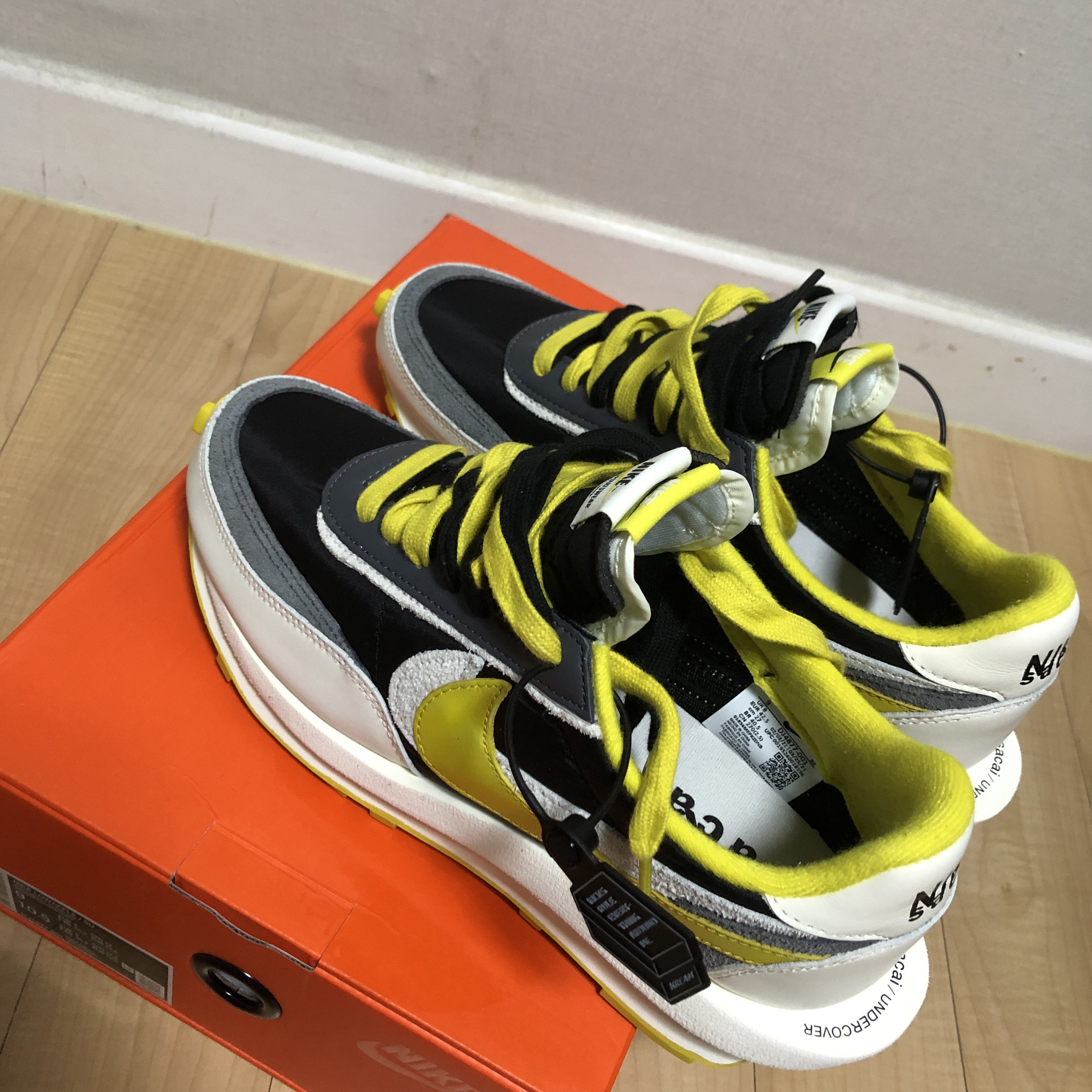 Nike x Sacai x Undercover LDWaffle Black Bright Citron 착용 스타일