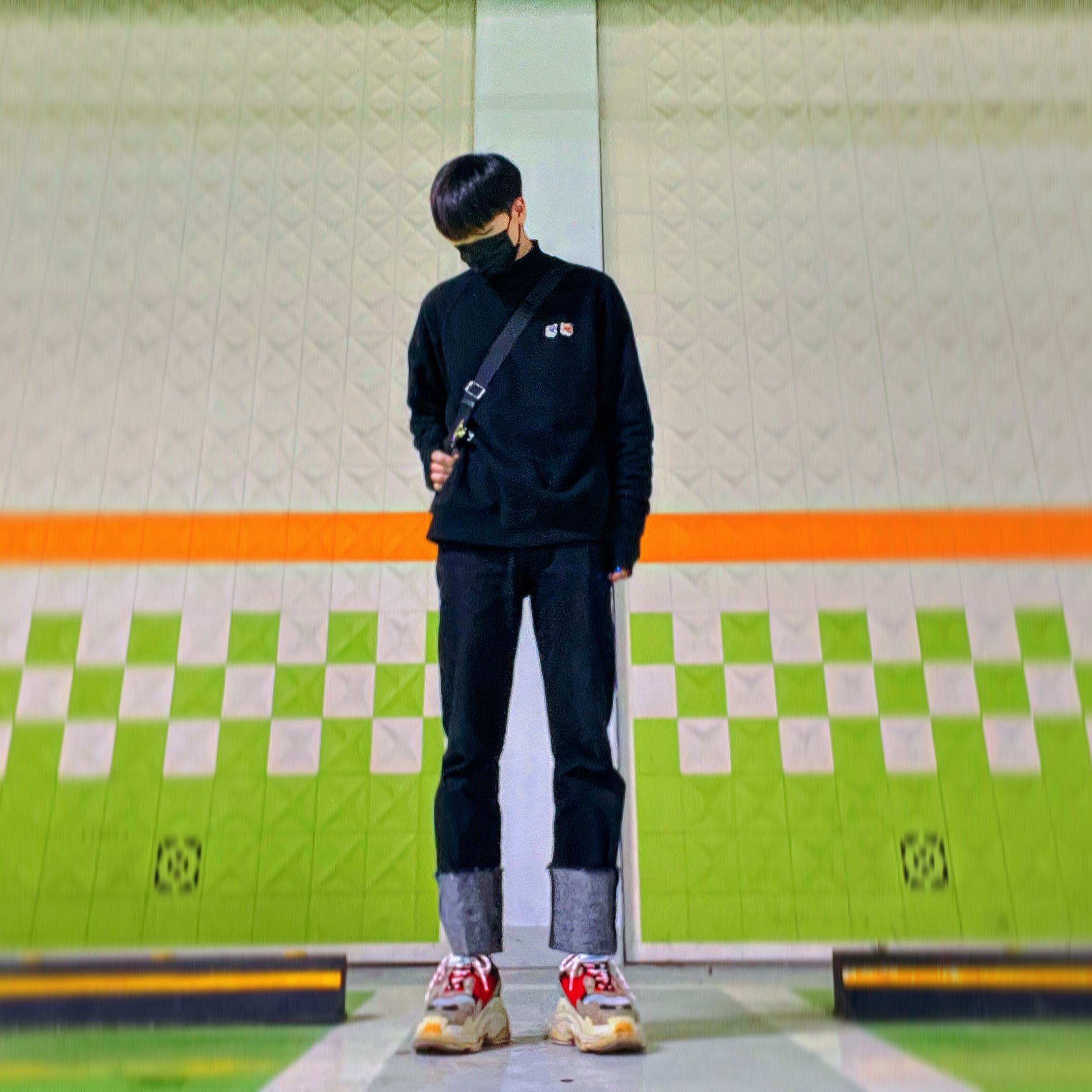 Maison Kitsune Double Fox Head Patch Classic Sweatshirt Anthracite 착용 스타일 - 1