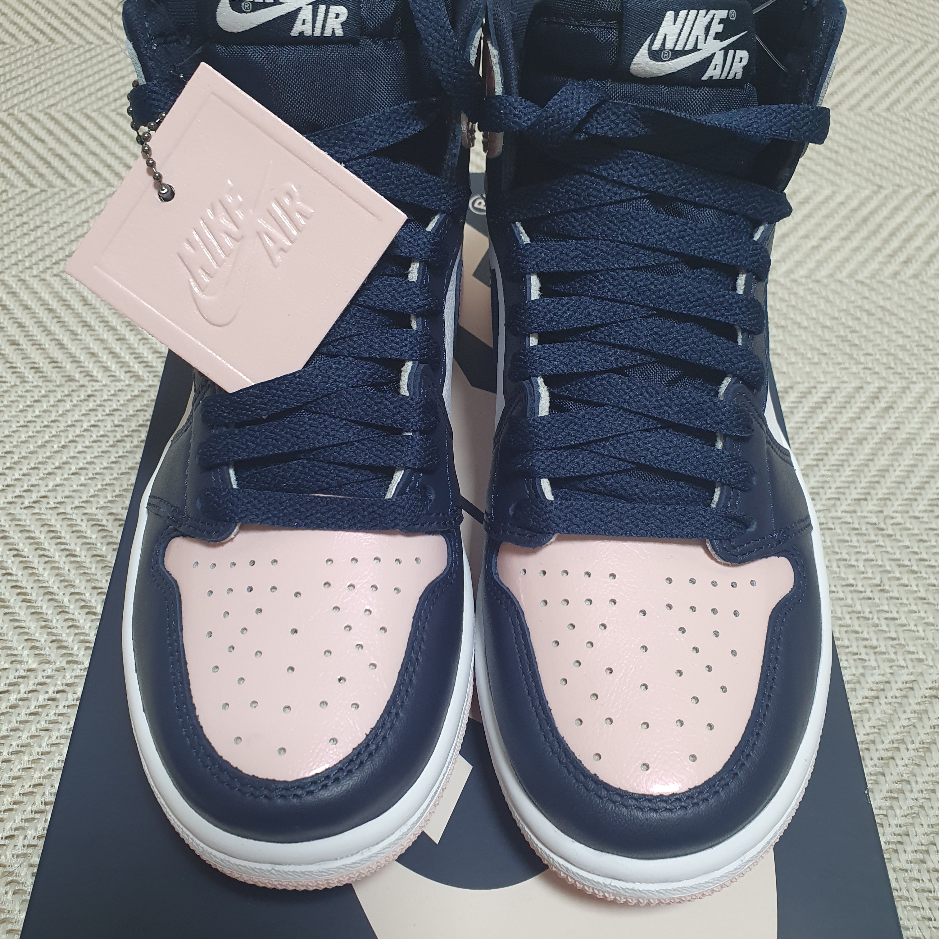 (W) Jordan 1 Retro High OG Atmosphere 착용 스타일 - 1