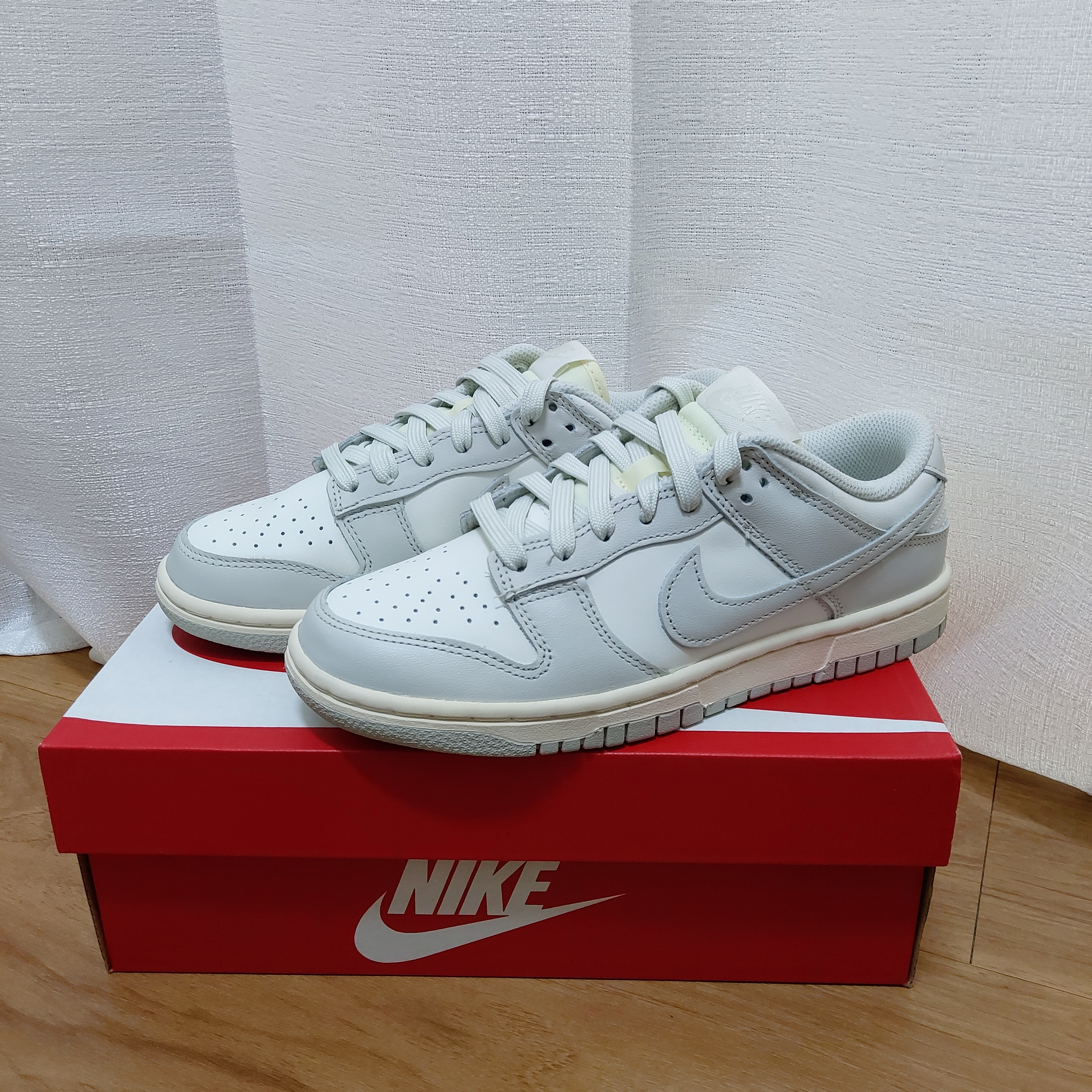 (W) Nike Dunk Low Light Bone 착용 스타일 - 1