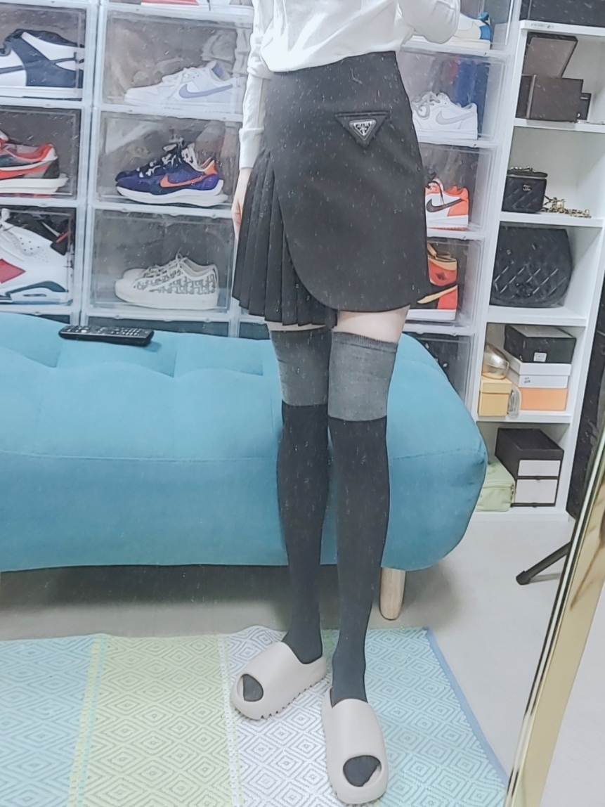 Adidas Yeezy Slide Pure 착용 스타일