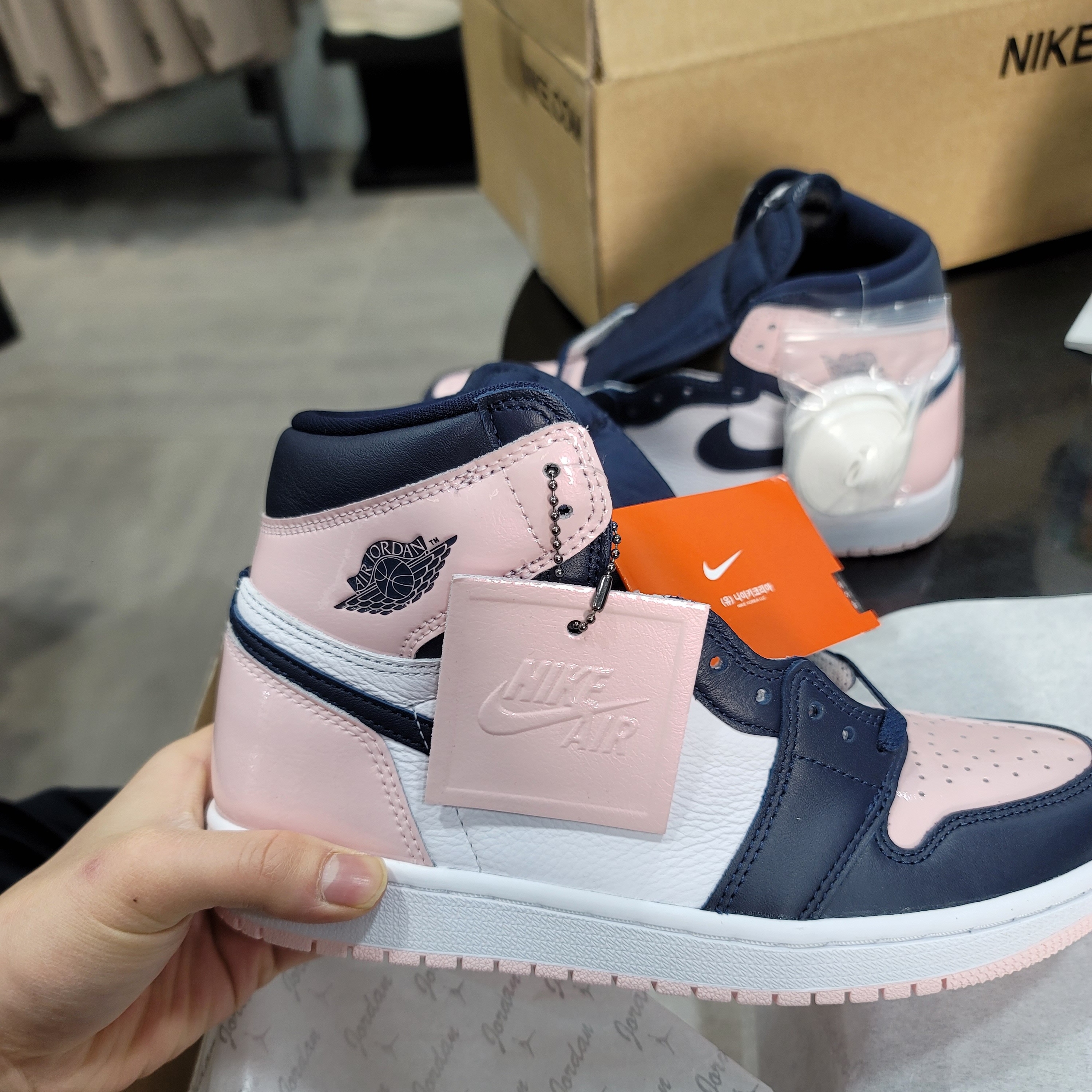 (W) Jordan 1 Retro High OG Atmosphere 착용 스타일
