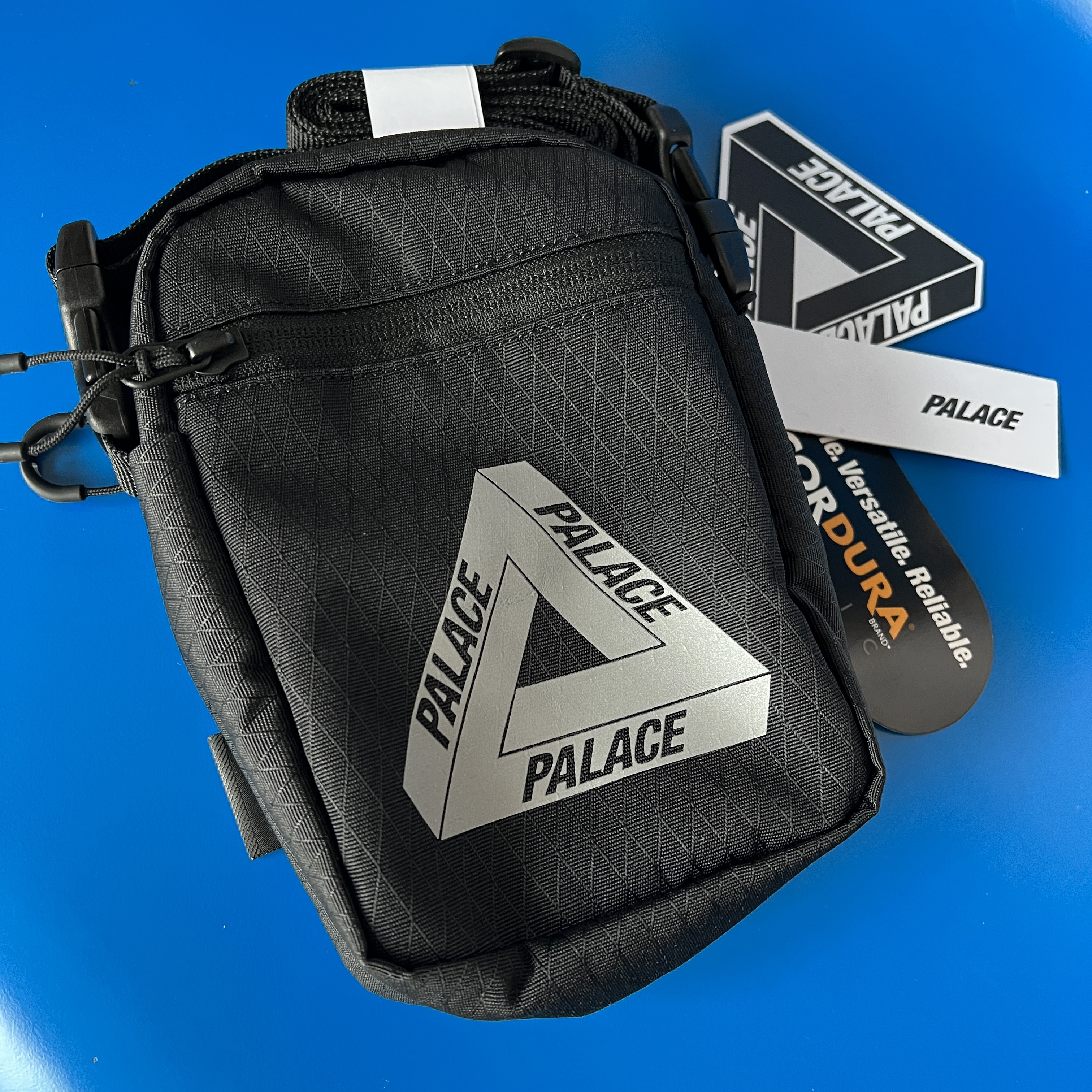 Palace Cordura Double Diamond Shot Bag Black - 21FW 착용 스타일