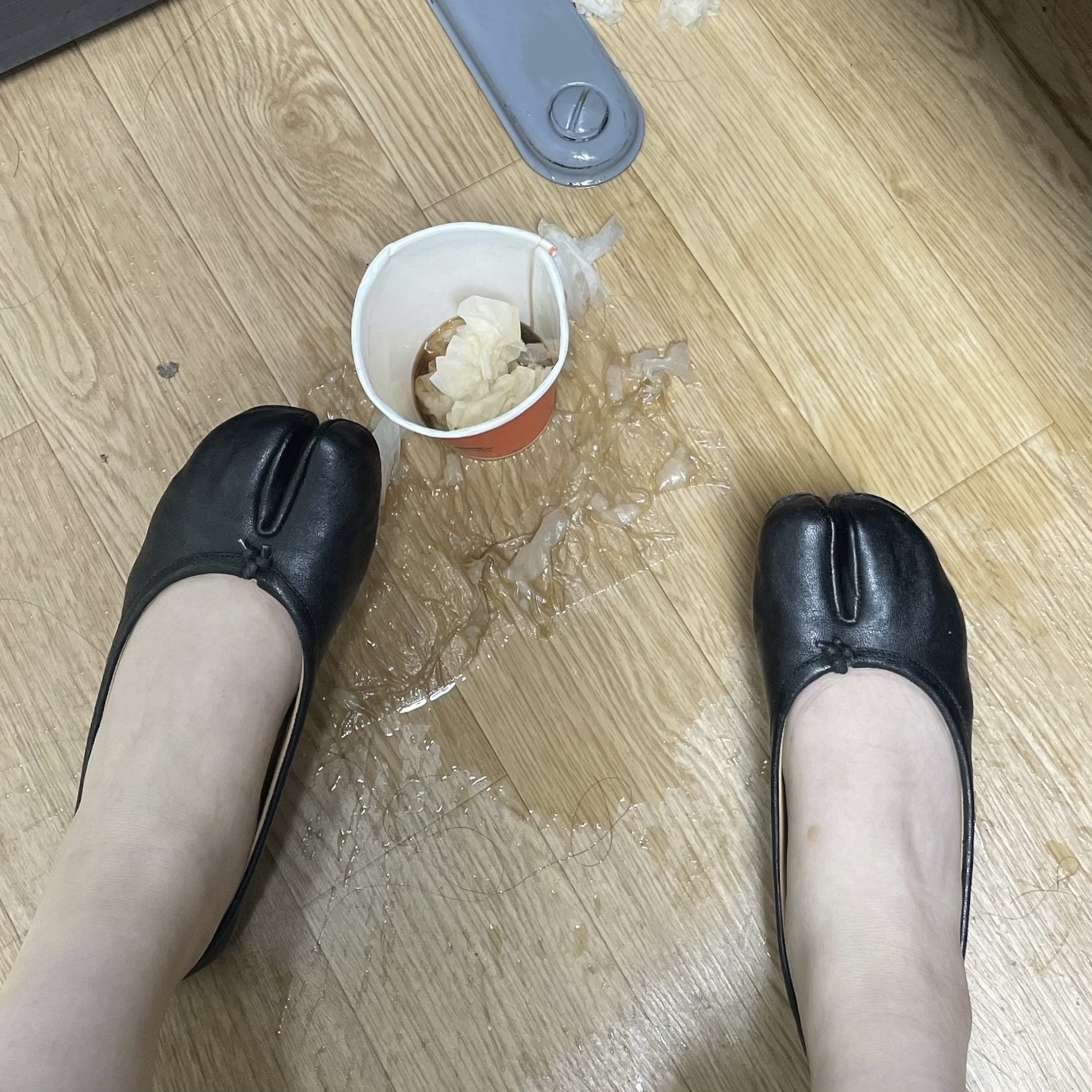 Maison Margiela 5AC Bucket Bag Black 착용 스타일 - 3