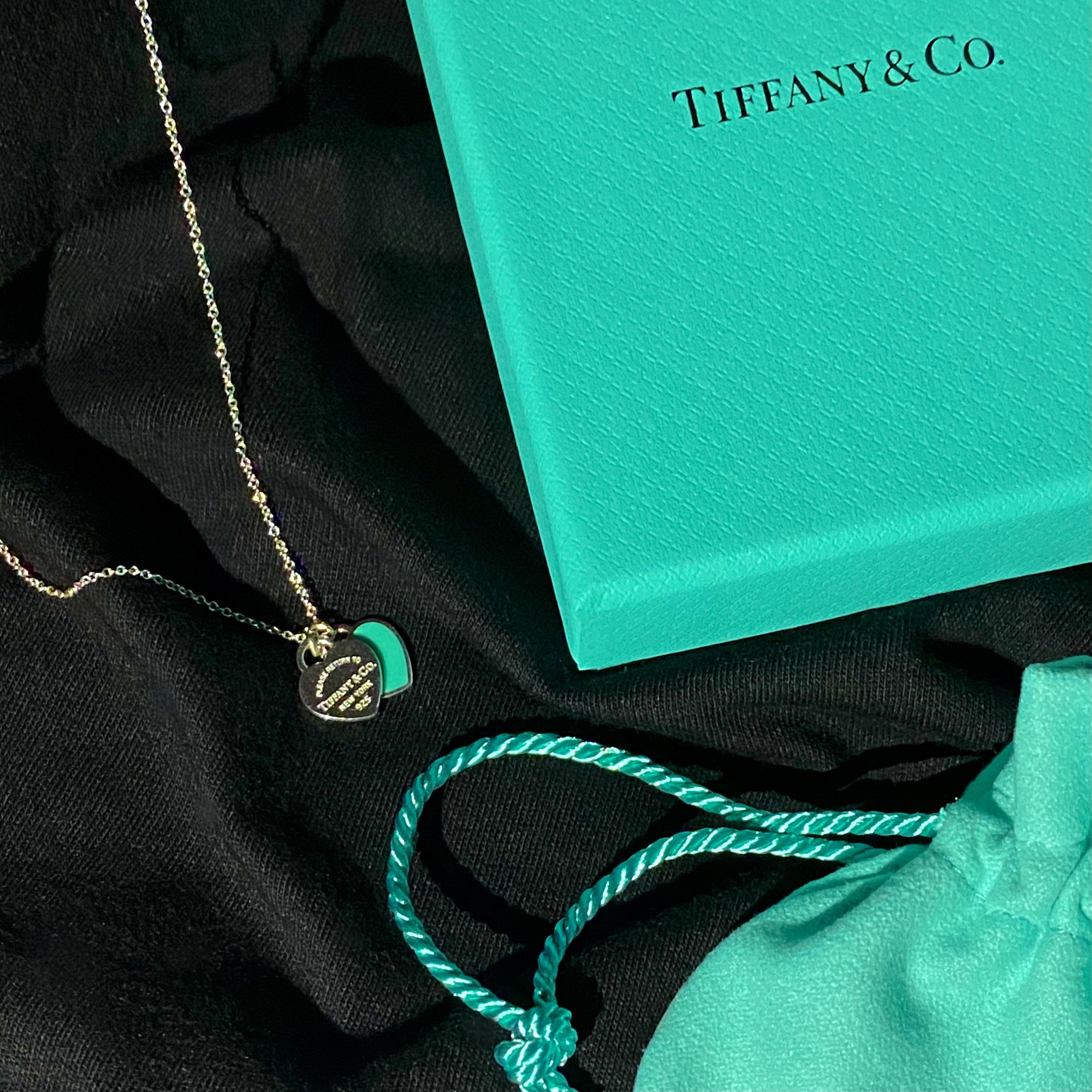 Tiffany & Co. Return To Tiffany Blue Double Heart Tag Pendant Mini Silver 착용 스타일