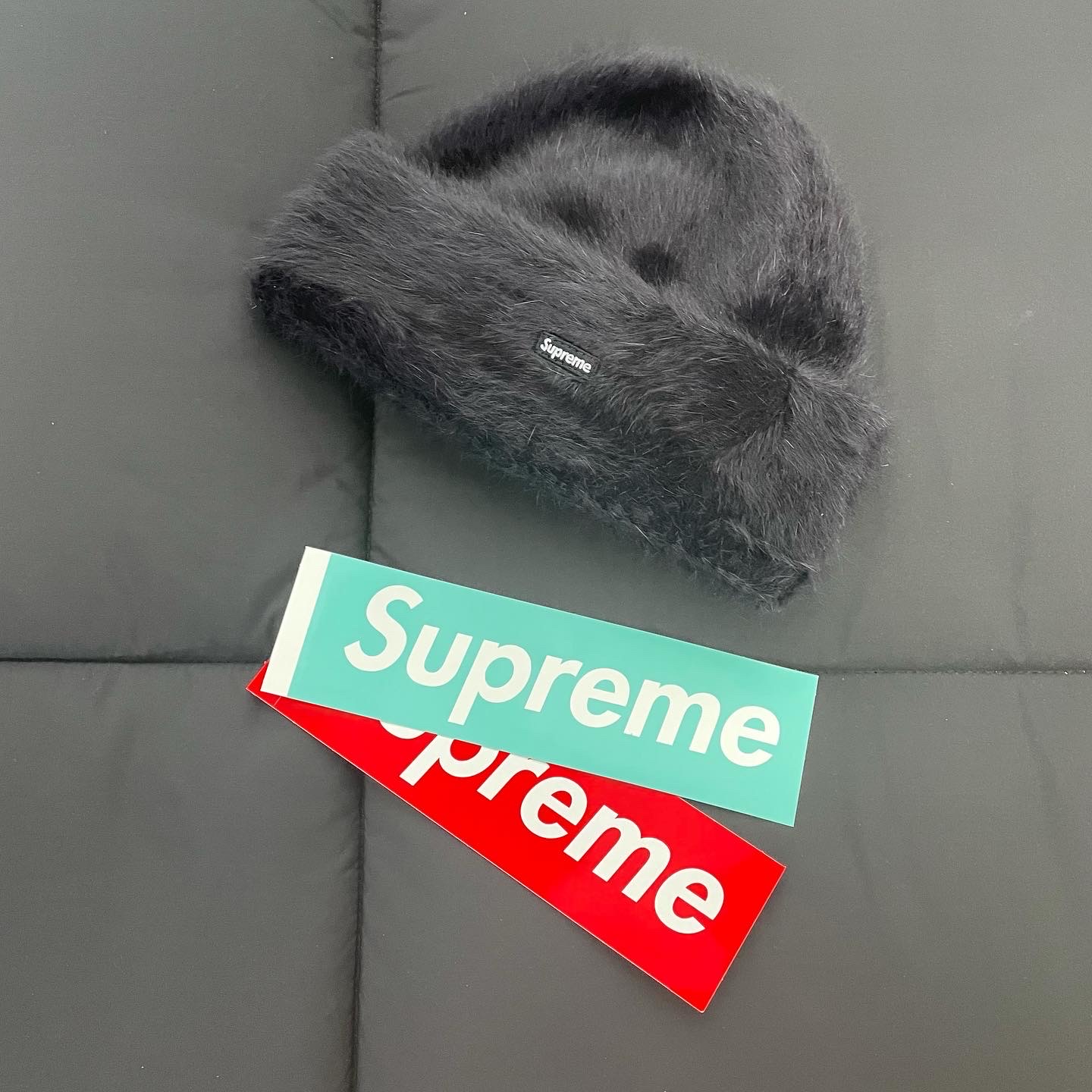 Supreme x Kangol Furgora Beanie Black - 21FW, Supreme x Missoni Crusher Black - 21FW 착용 스타일 - 3