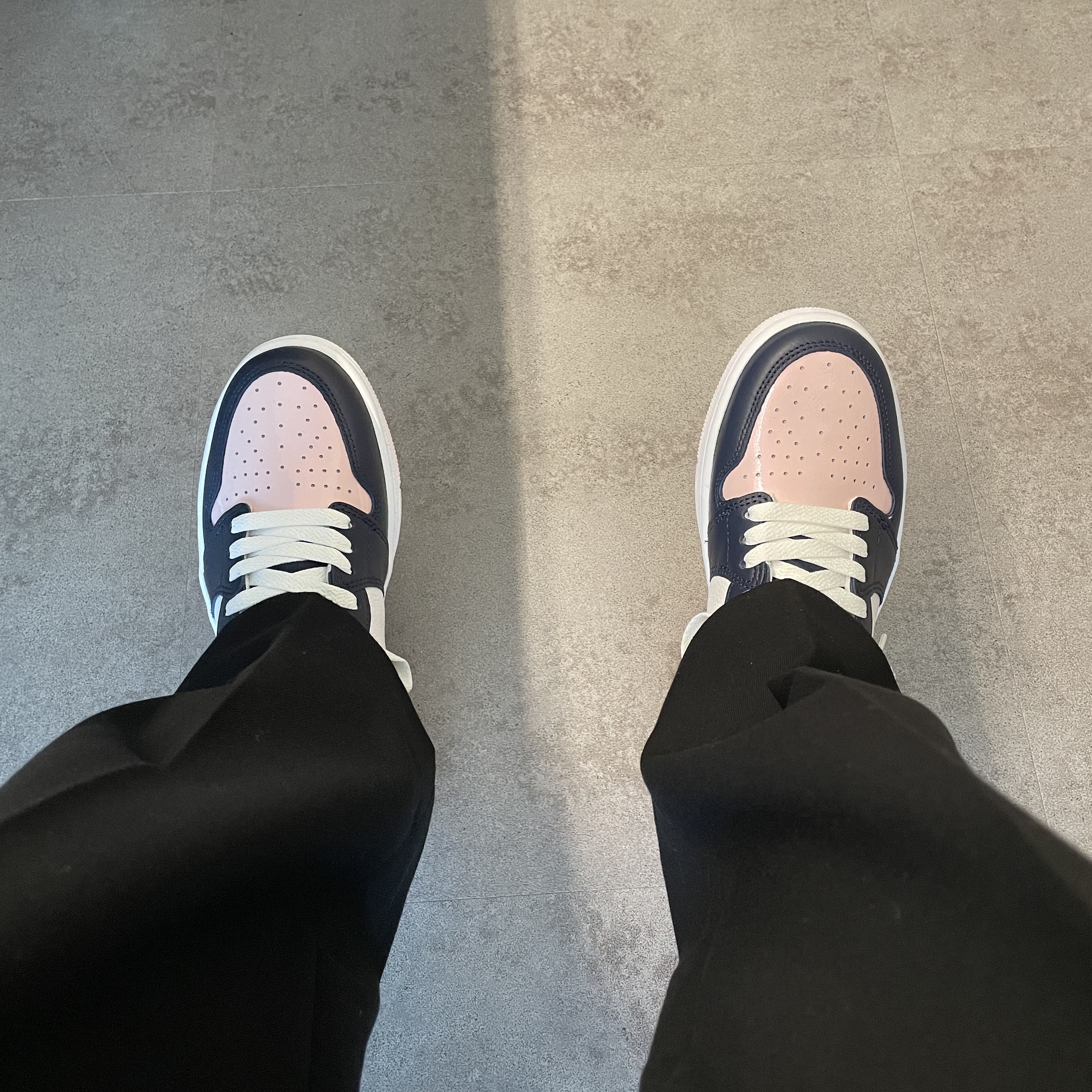 (W) Jordan 1 Retro High OG Atmosphere 착용 스타일 - 2