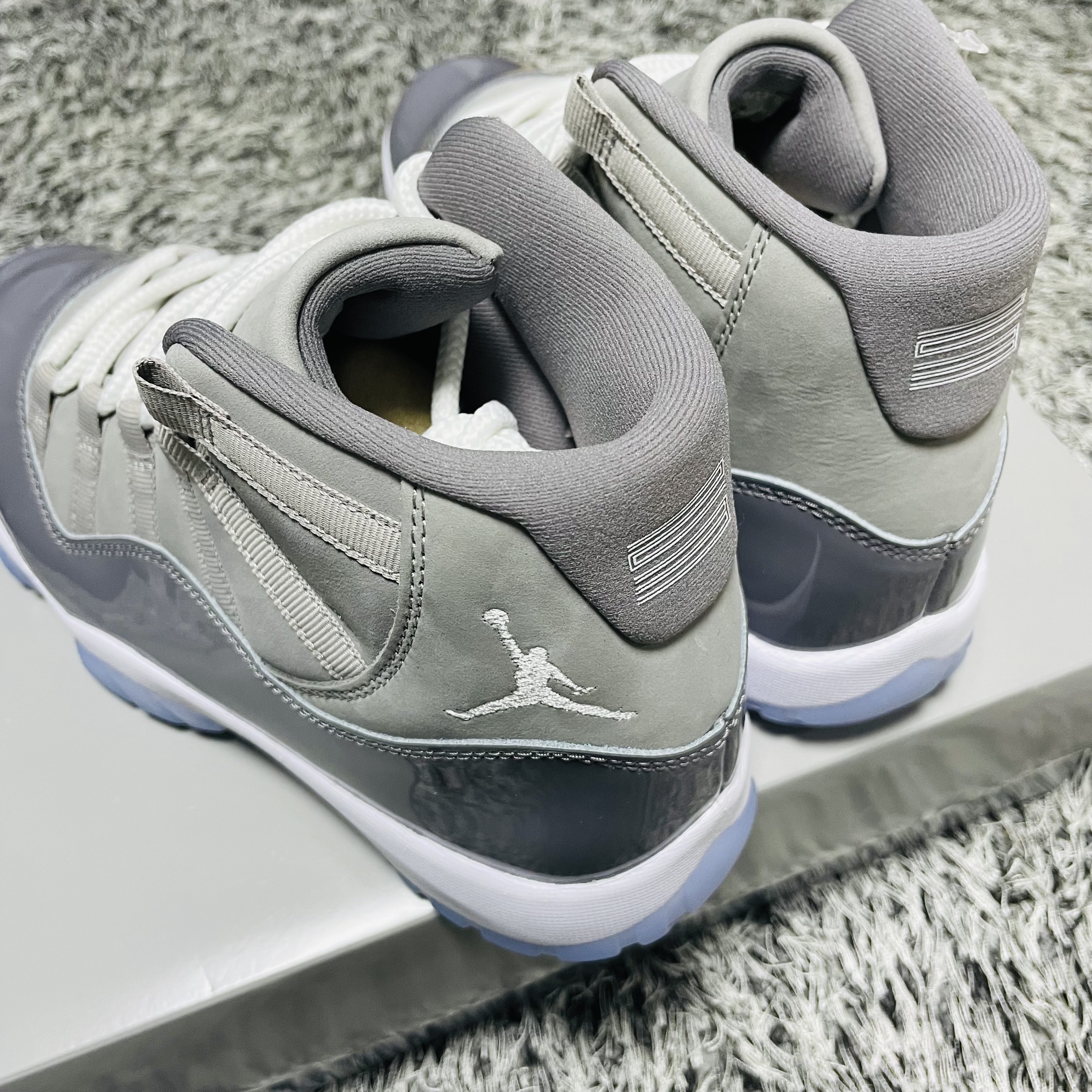Jordan 11 Retro Cool Grey 2021 착용 스타일 - 3
