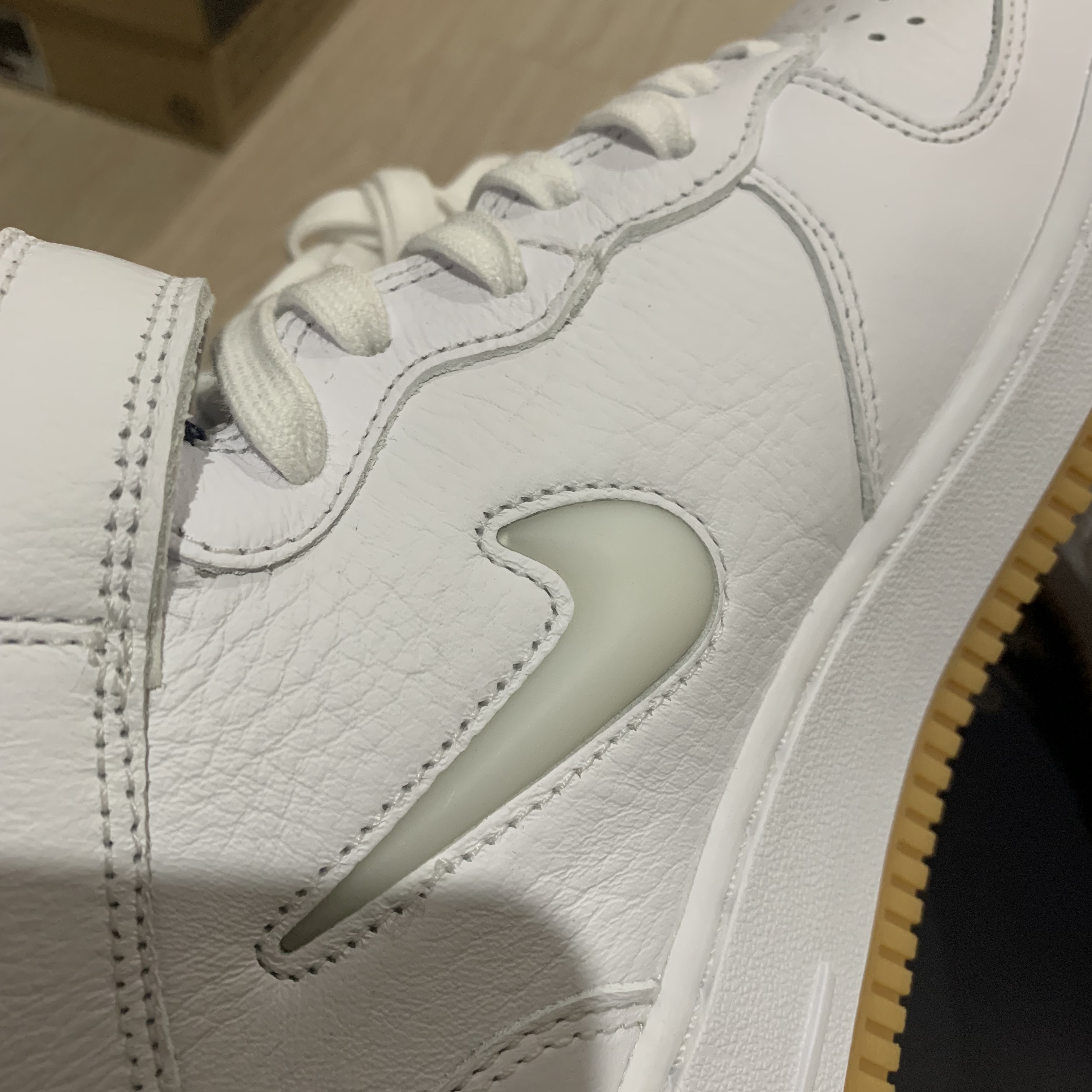 Nike Air Force 1 Mid QS NYC White Midnight Navy 착용 스타일 - 2