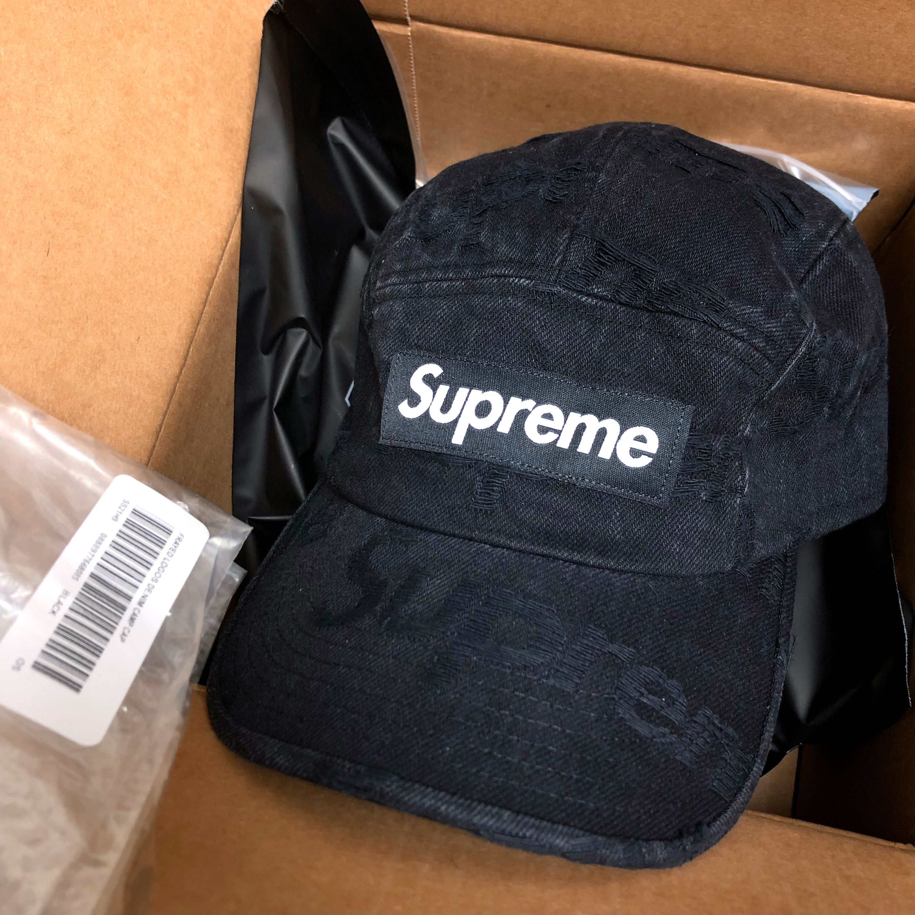 Supreme Frayed Logos Denim Camp Cap Black - 21SS 착용 스타일