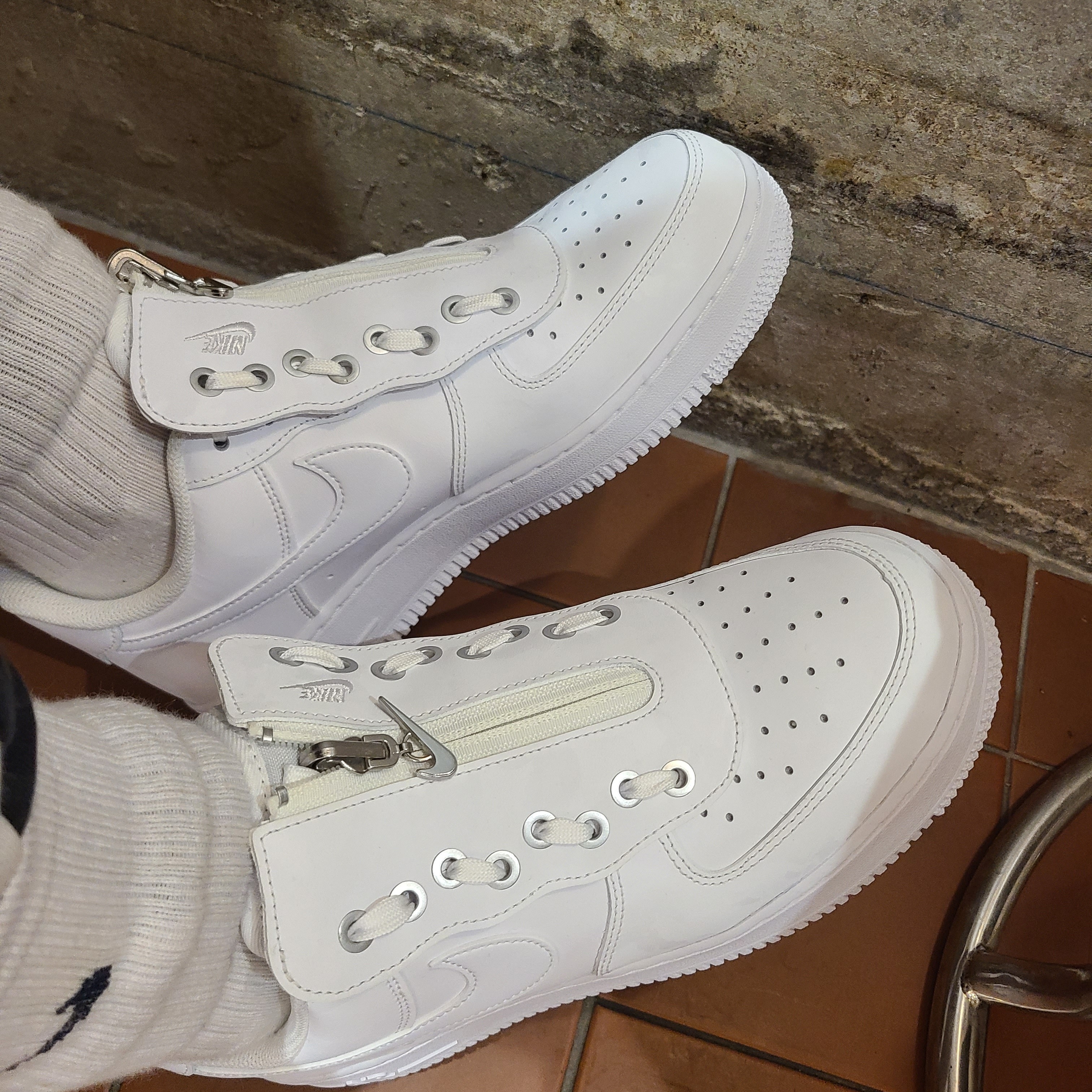 Nike Air Force 1 Low Shroud White 착용 스타일