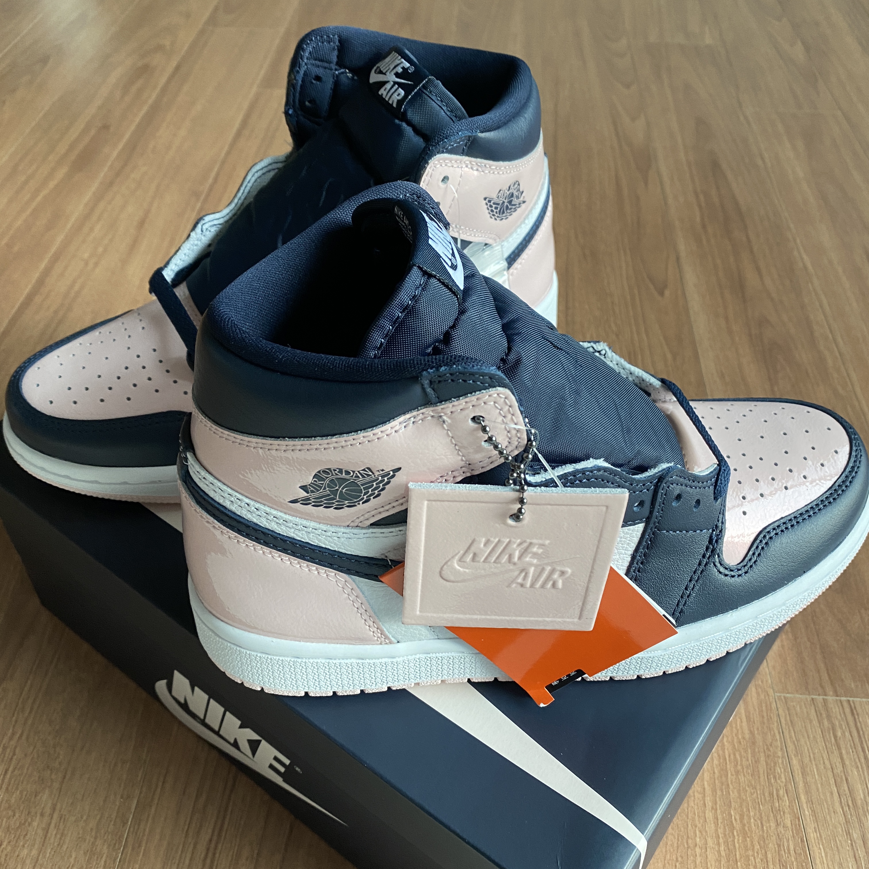 (W) Jordan 1 Retro High OG Atmosphere 착용 스타일 - 1
