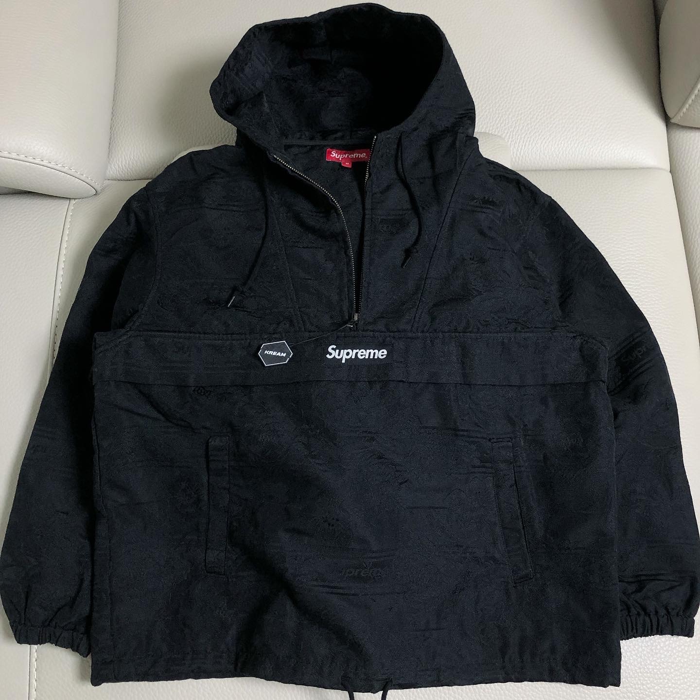 Supreme Floral Tapestry Anorak Black - 21SS 착용 스타일 - 3
