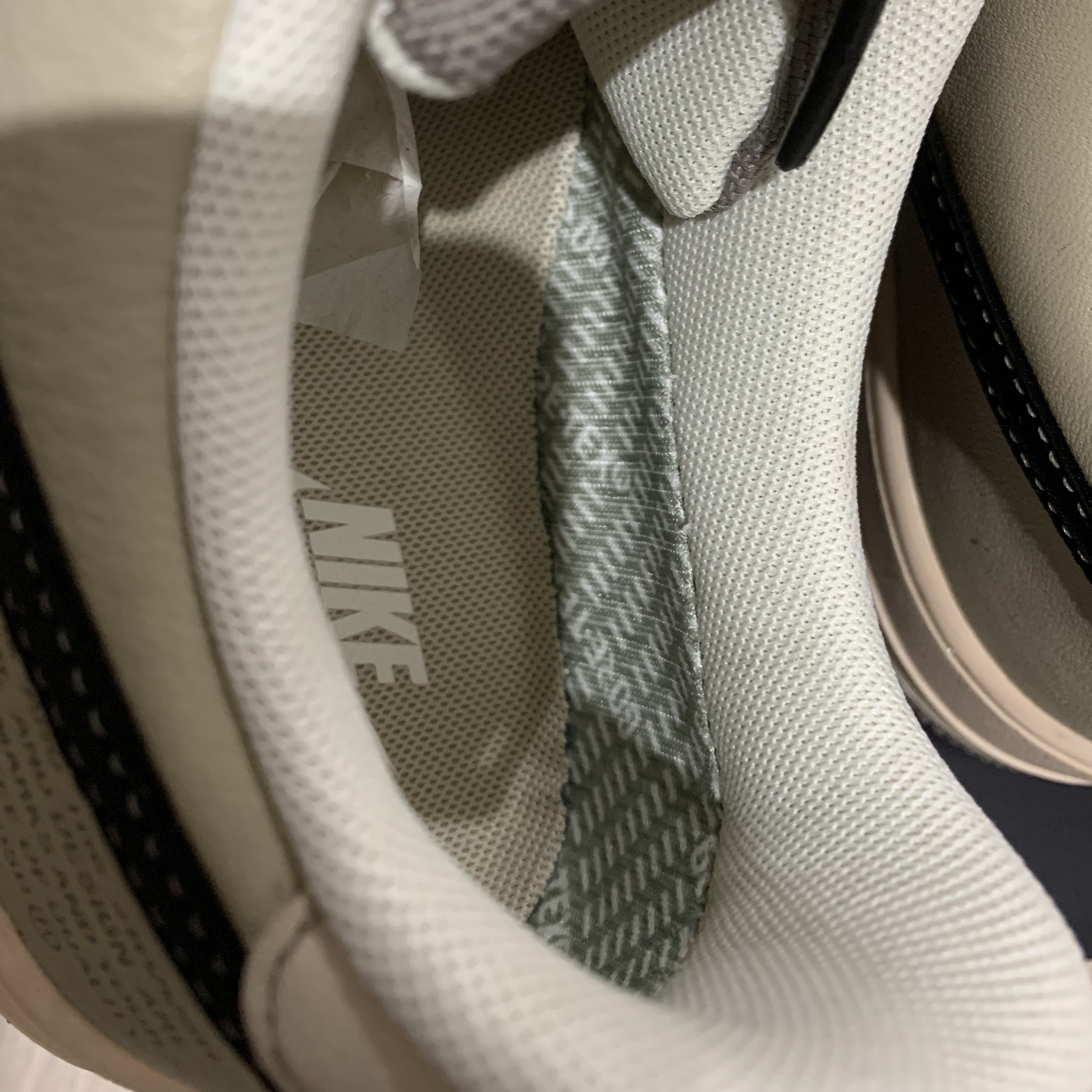 Nike Air Force 1 Low Gore-Tex Olive 착용 스타일 - 2
