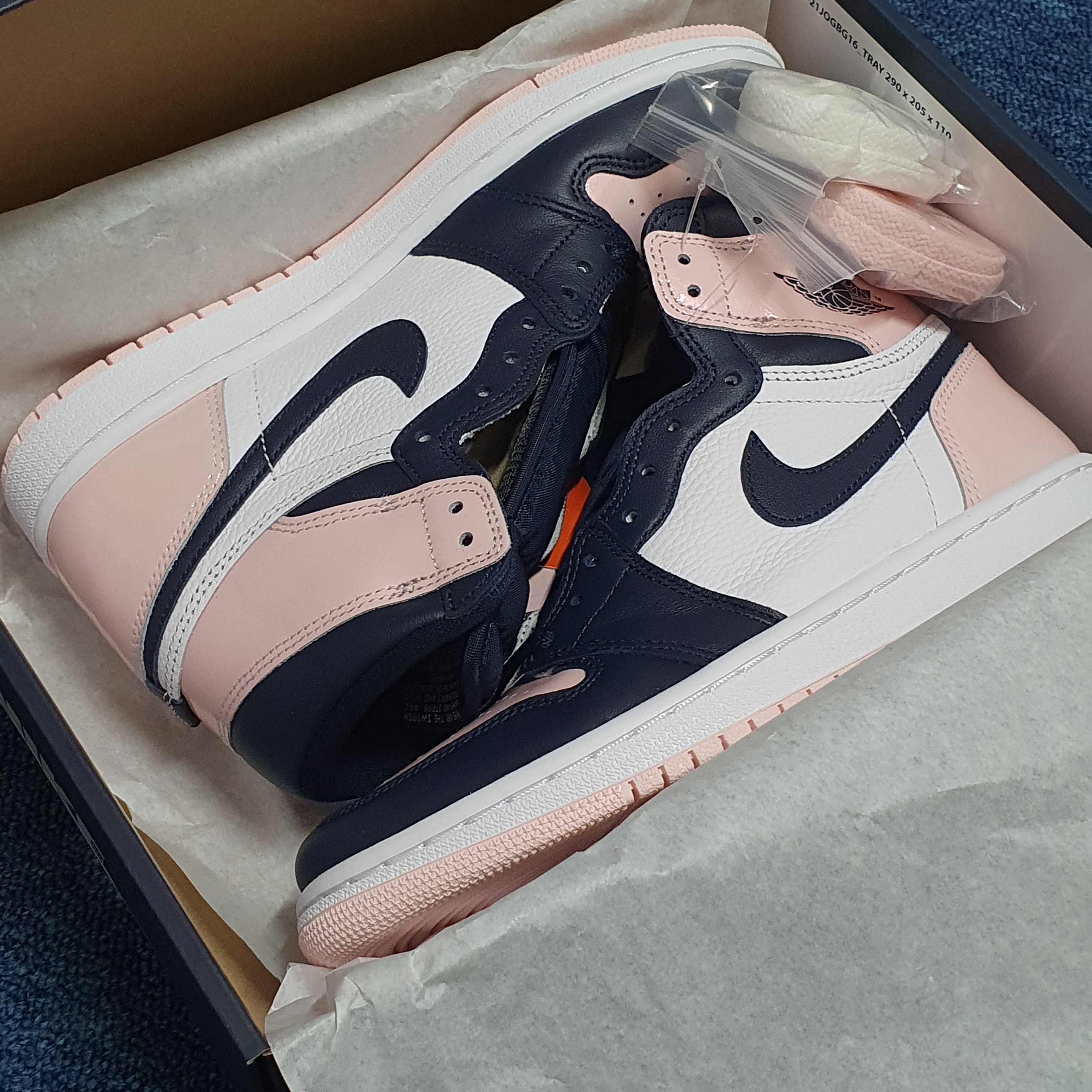 (W) Jordan 1 Retro High OG Atmosphere 착용 스타일 - 2
