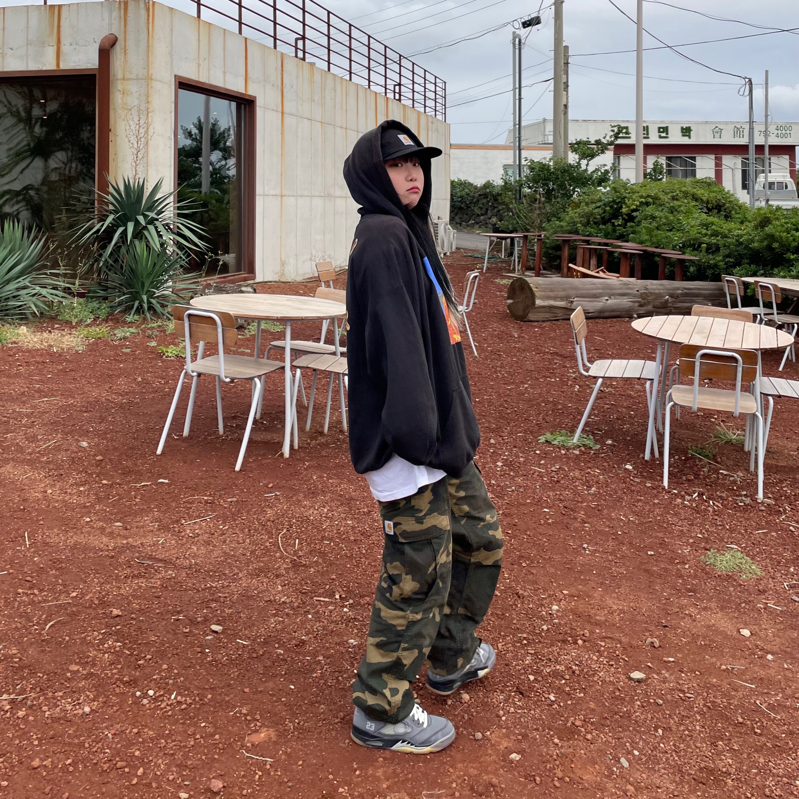 Jordan 5 x Off-White Retro SP Black Muslin 착용 스타일 - 2