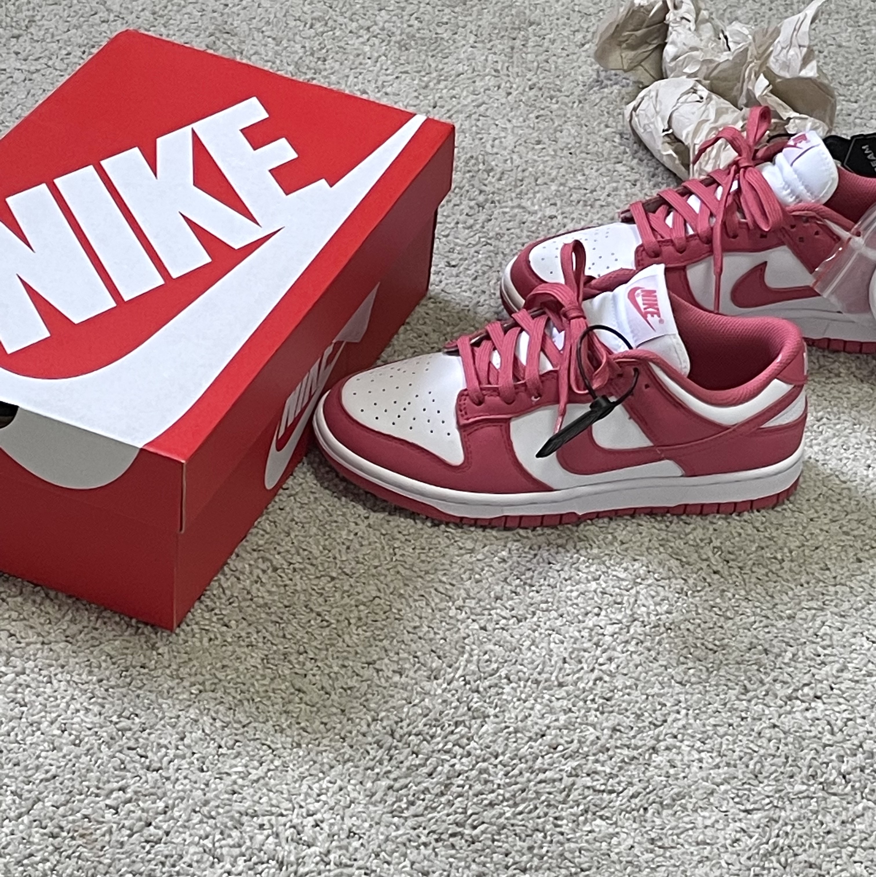 (W) Nike Dunk Low Archeo Pink 착용 스타일