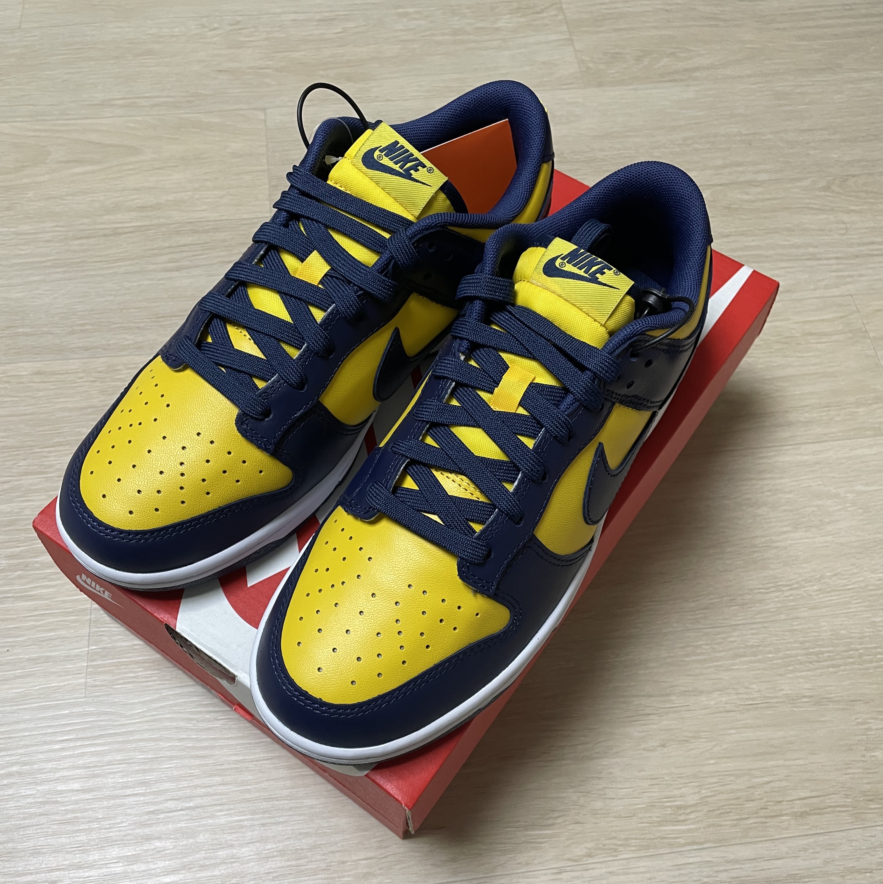 Nike Dunk Low Retro Varsity Maize 착용 스타일 - 1